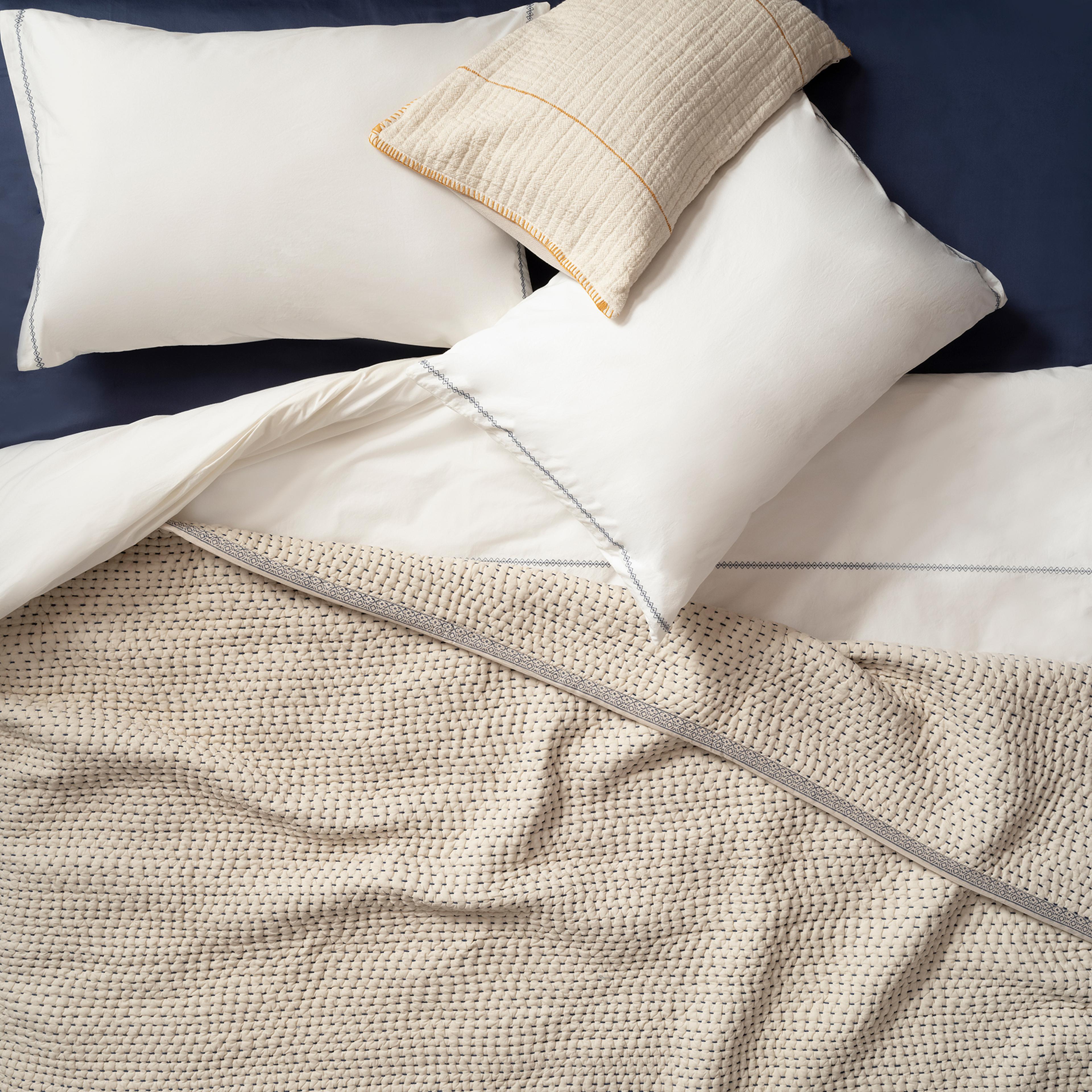 Uttar El Baskısı Çift Kişilik Pamuk %100 Pamuk Yatak Örtüsü 240x260 Cm Bej - Lacıvert