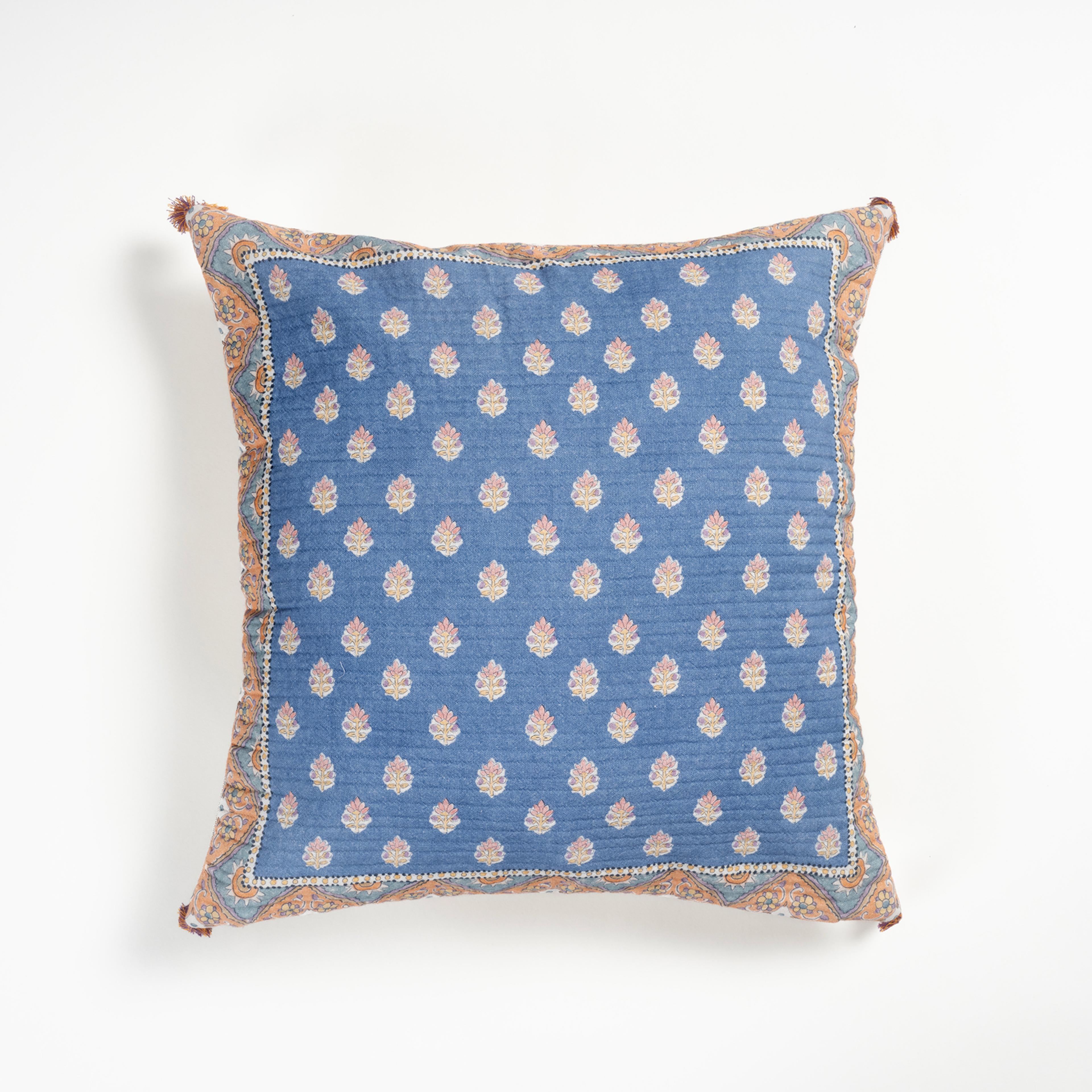 Nilüfer Püsküllü Baskılı Pamuk %100 Pamuk Dolgulu Kırlent 55x55 Cm Renkli