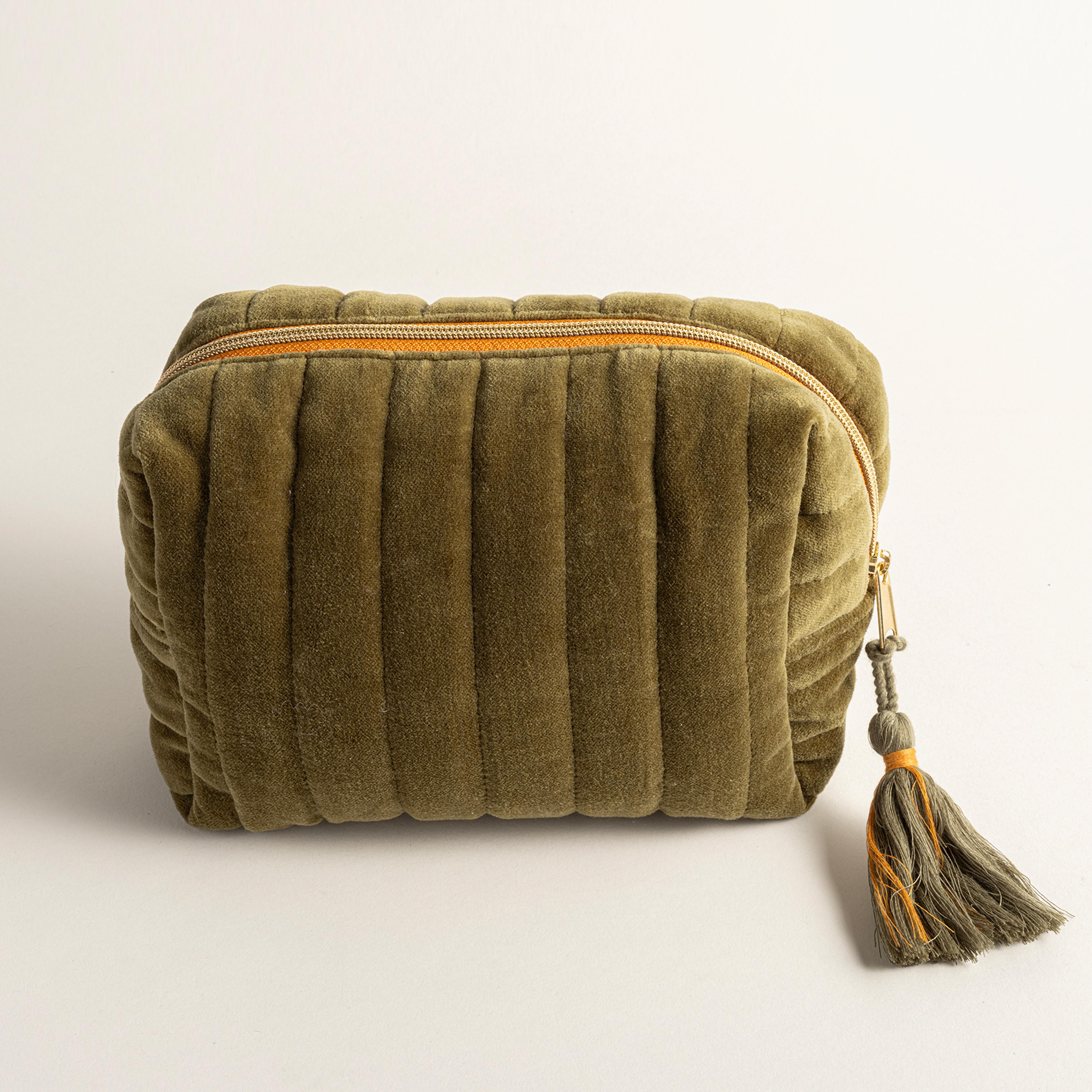 Delhı Kadife Orta Boy %100 Pamuk Makyaj Çantası 21x14x9 Cm Yeşil