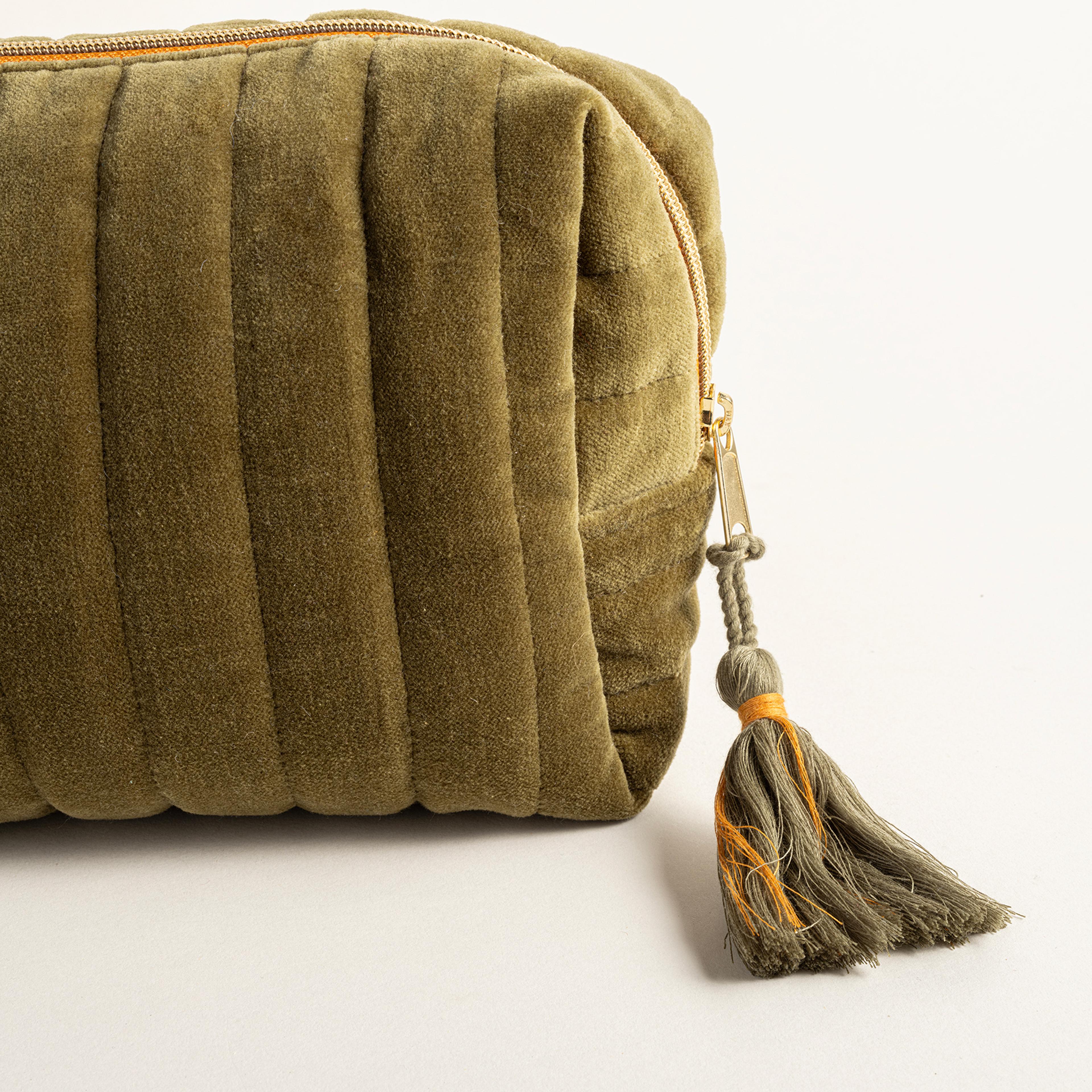 Delhı Kadife Orta Boy %100 Pamuk Makyaj Çantası 21x14x9 Cm Yeşil