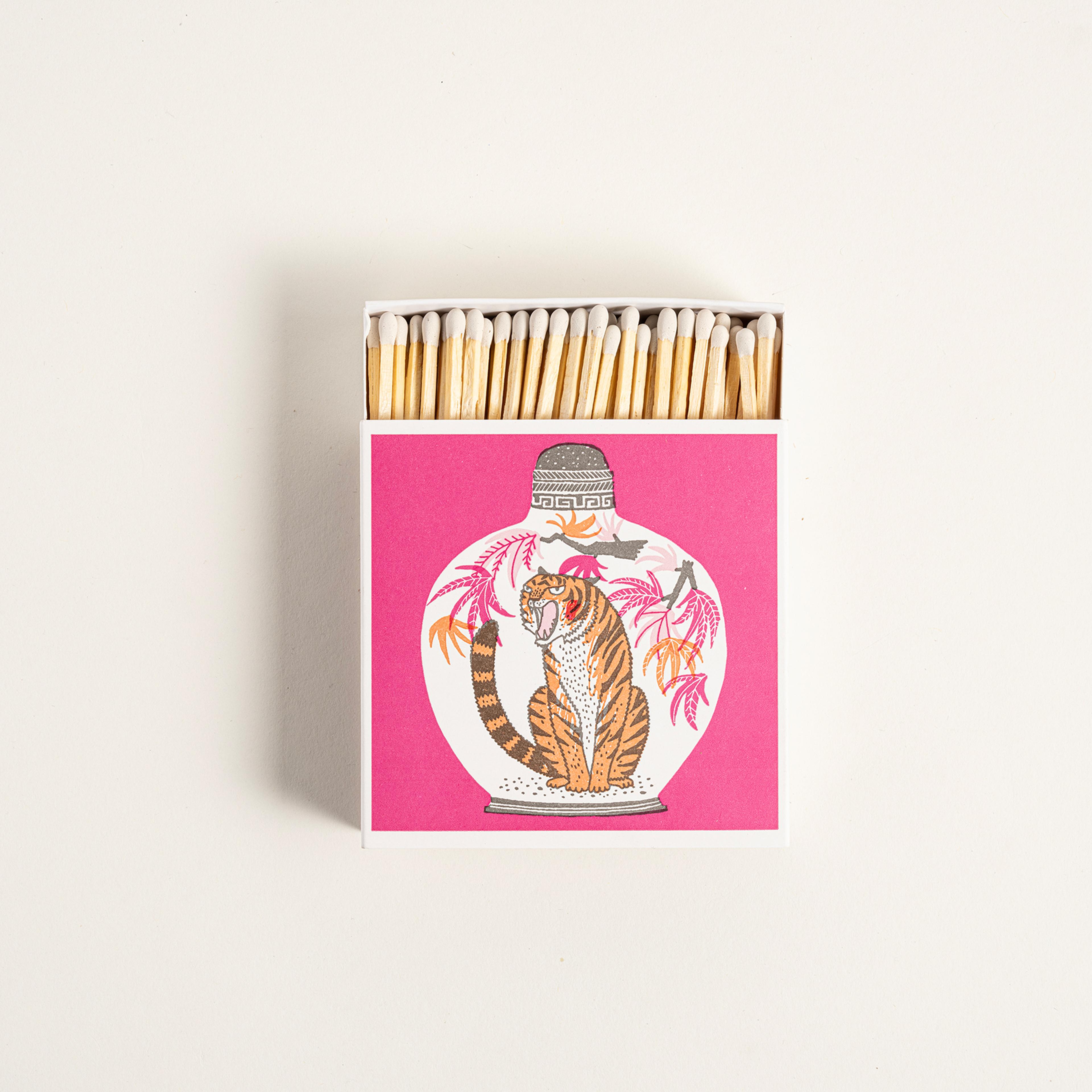 Charlotte Tıger Ahşap Kibrit Hediyelik Eşya 11x11x3 Cm Renkli