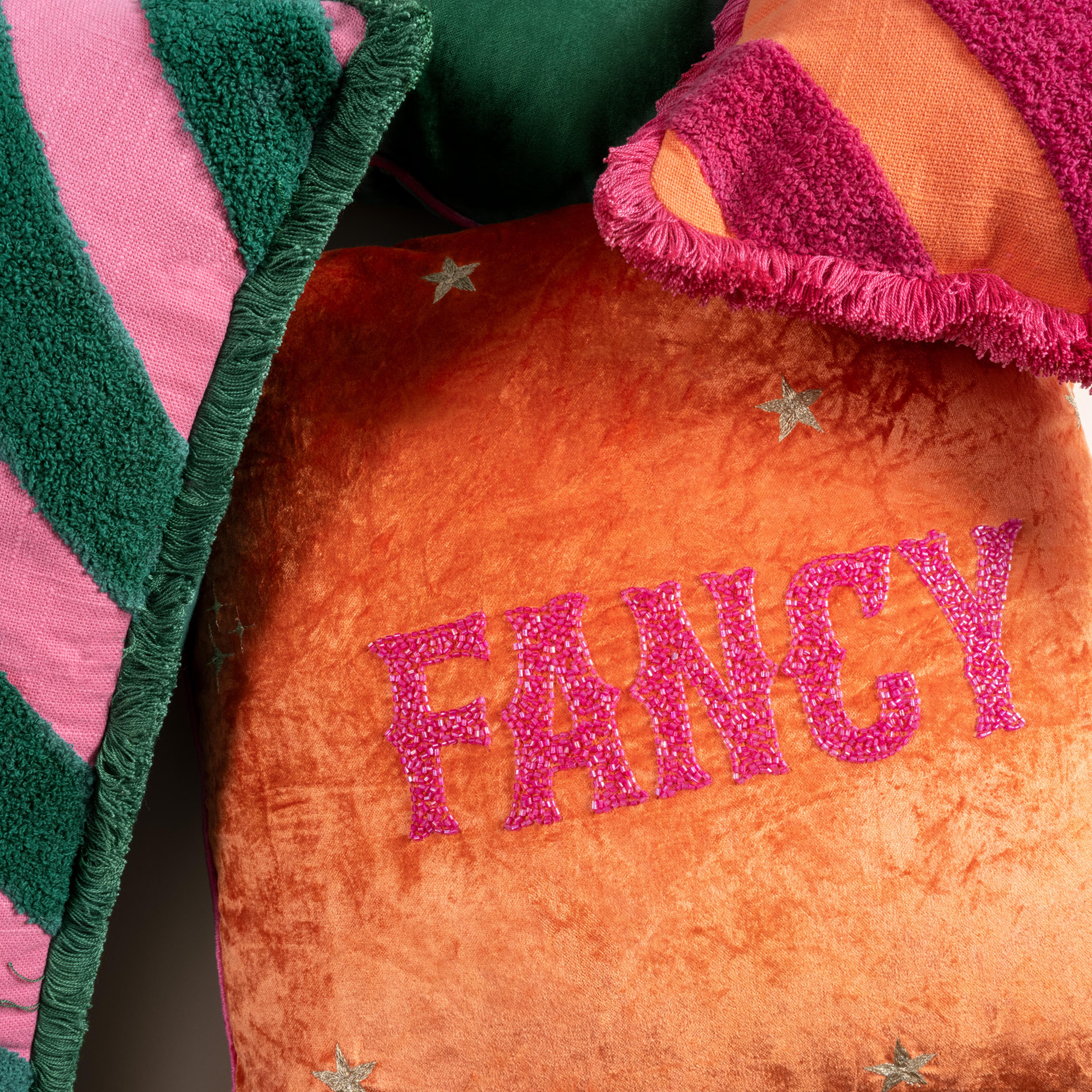 Ghunı Biyeli Nakışlı Pamuk Viskon Pamuk Kadife Dolgulu Kırlent 50x50 Cm Turuncu