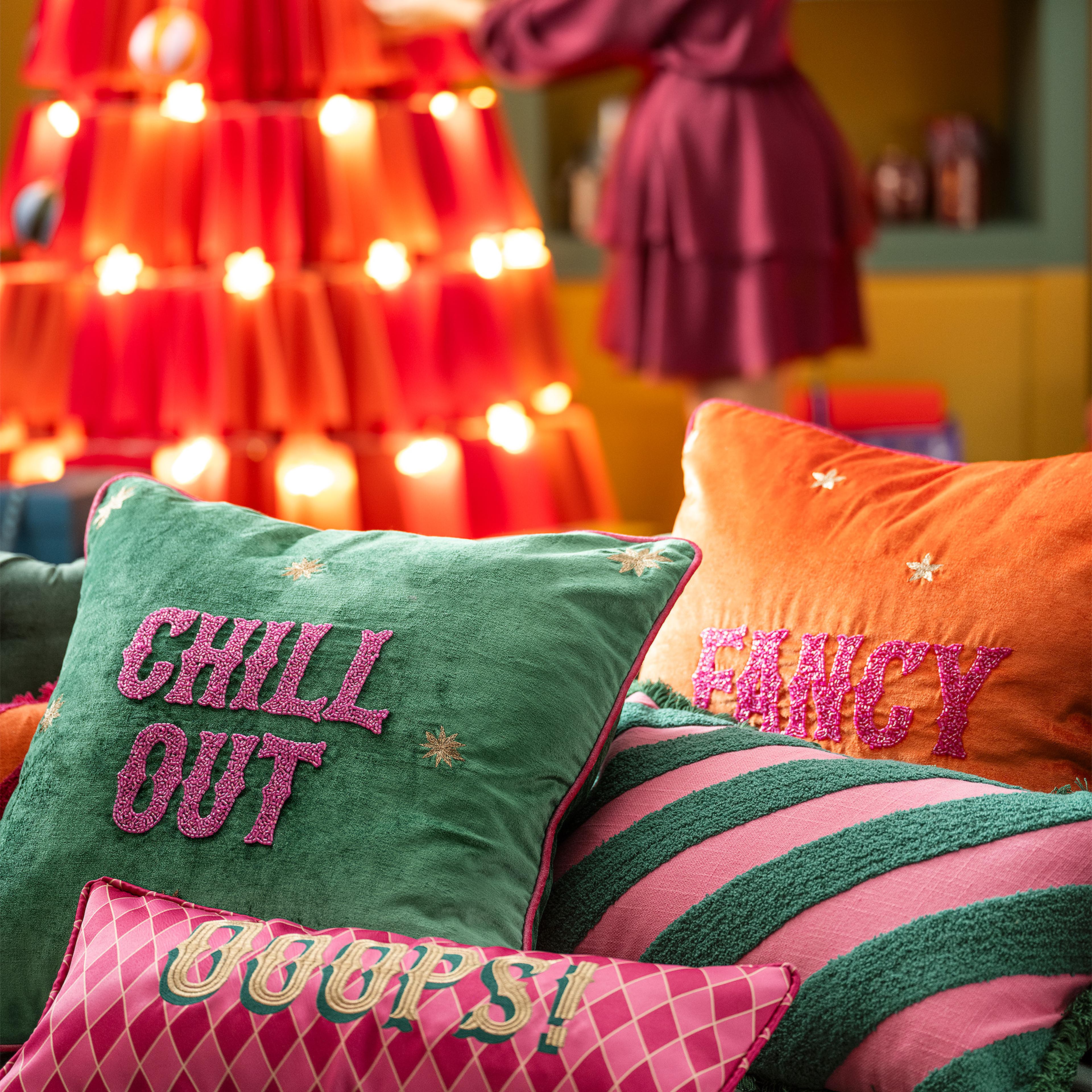 Ghunı Biyeli Nakışlı Pamuk Viskon Pamuk Kadife Kırlent 50x50 Cm Yeşil