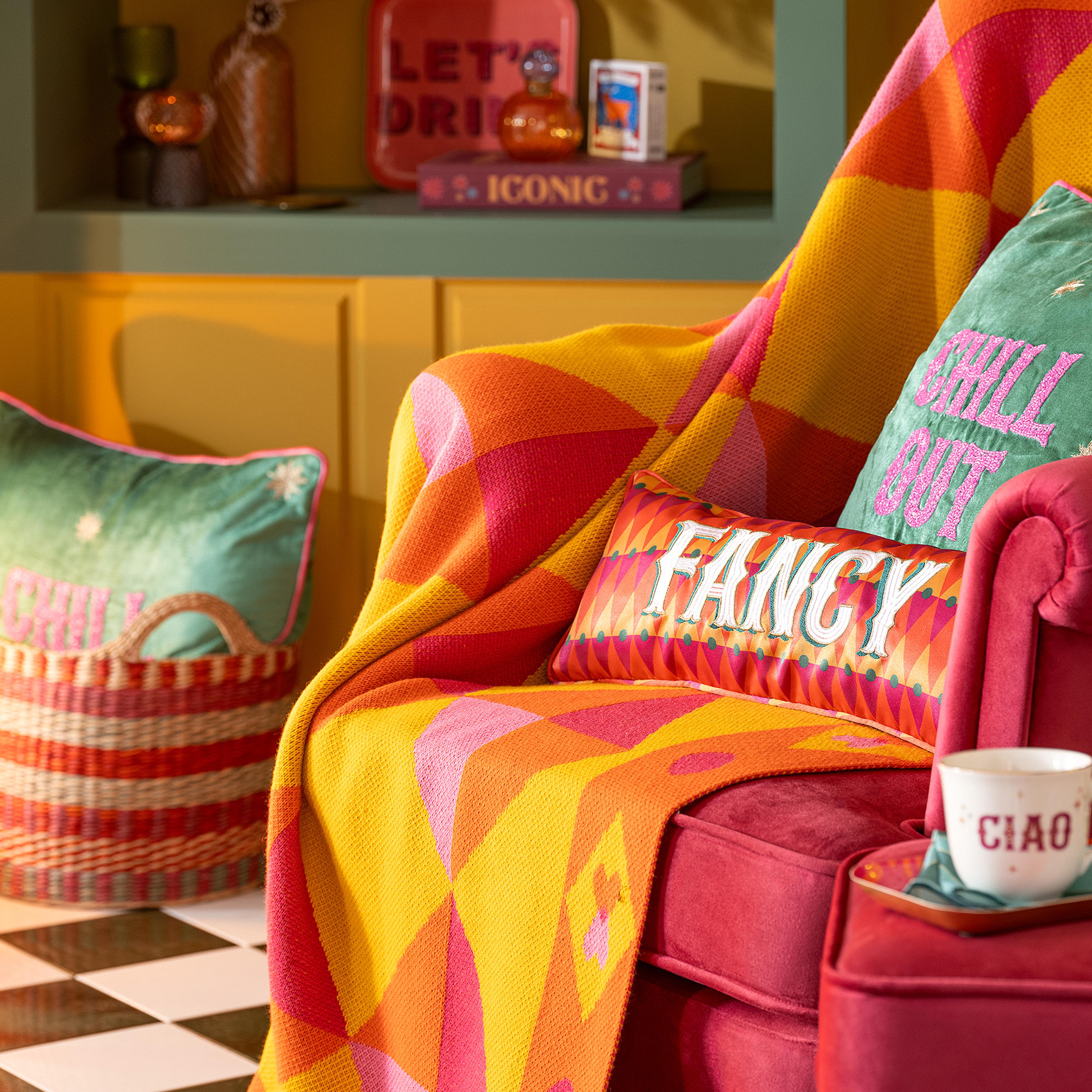 Prusa Nakışlı Baskılı Polyester %100 Polyester Dolgulu Kırlent 20x50 Cm Renkli