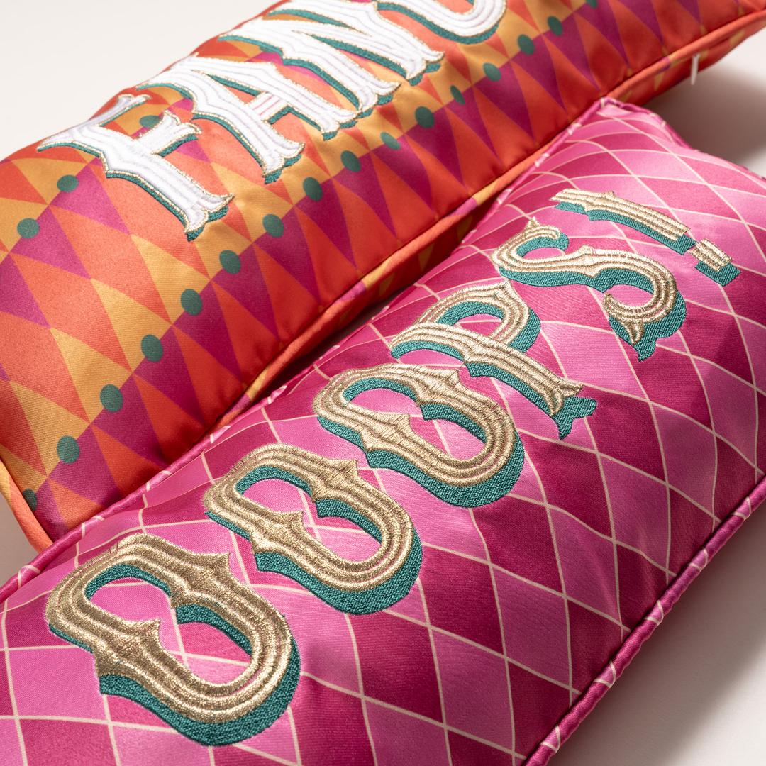 Prusa Dijital Baskılı Nakışlı Polyester %100 Polyester Dolgulu Kırlent 20x50 Cm Fuşya