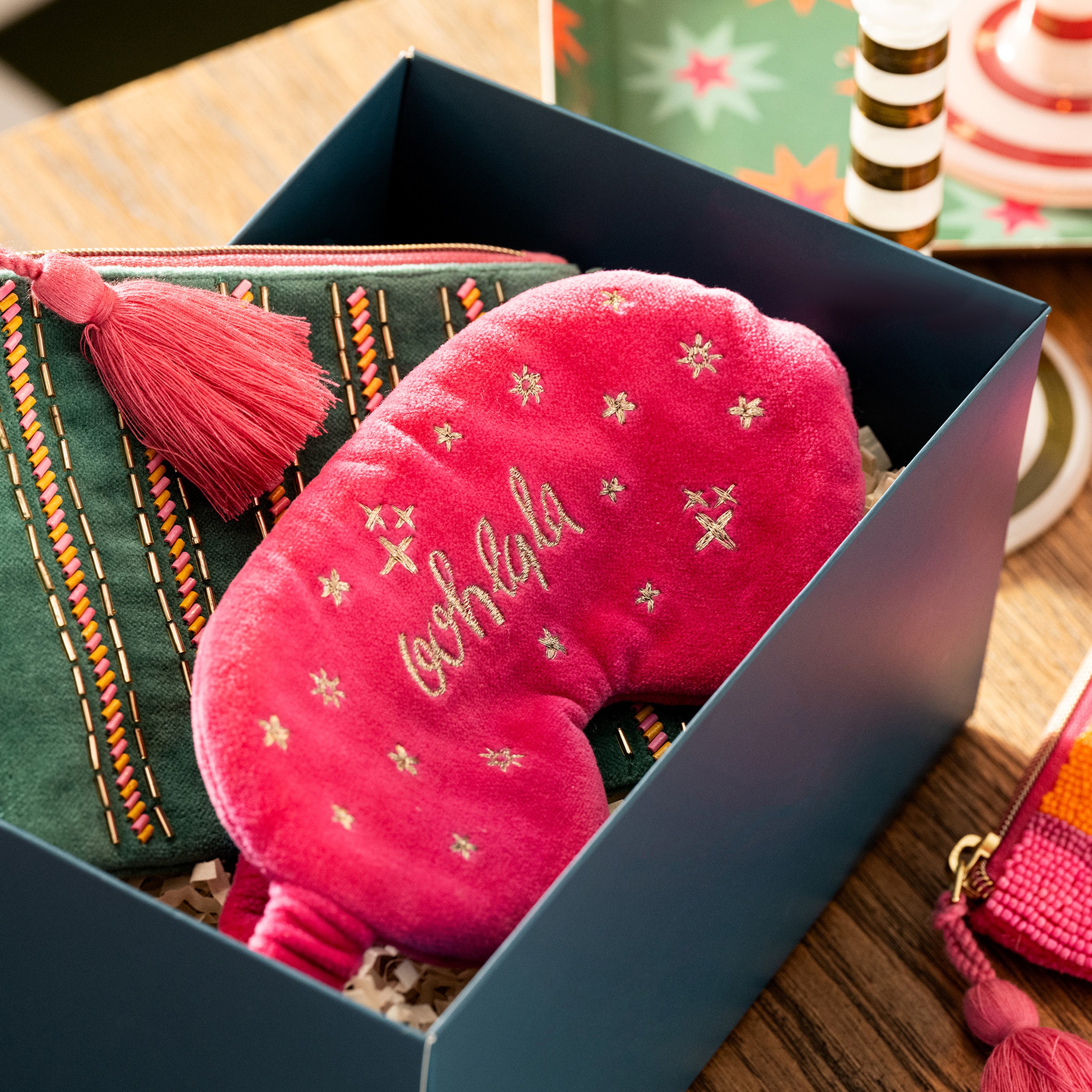 Delhı Nakışlı Pamuk Pamuk Uyku Bandı 18.5x9 Cm Fuşya