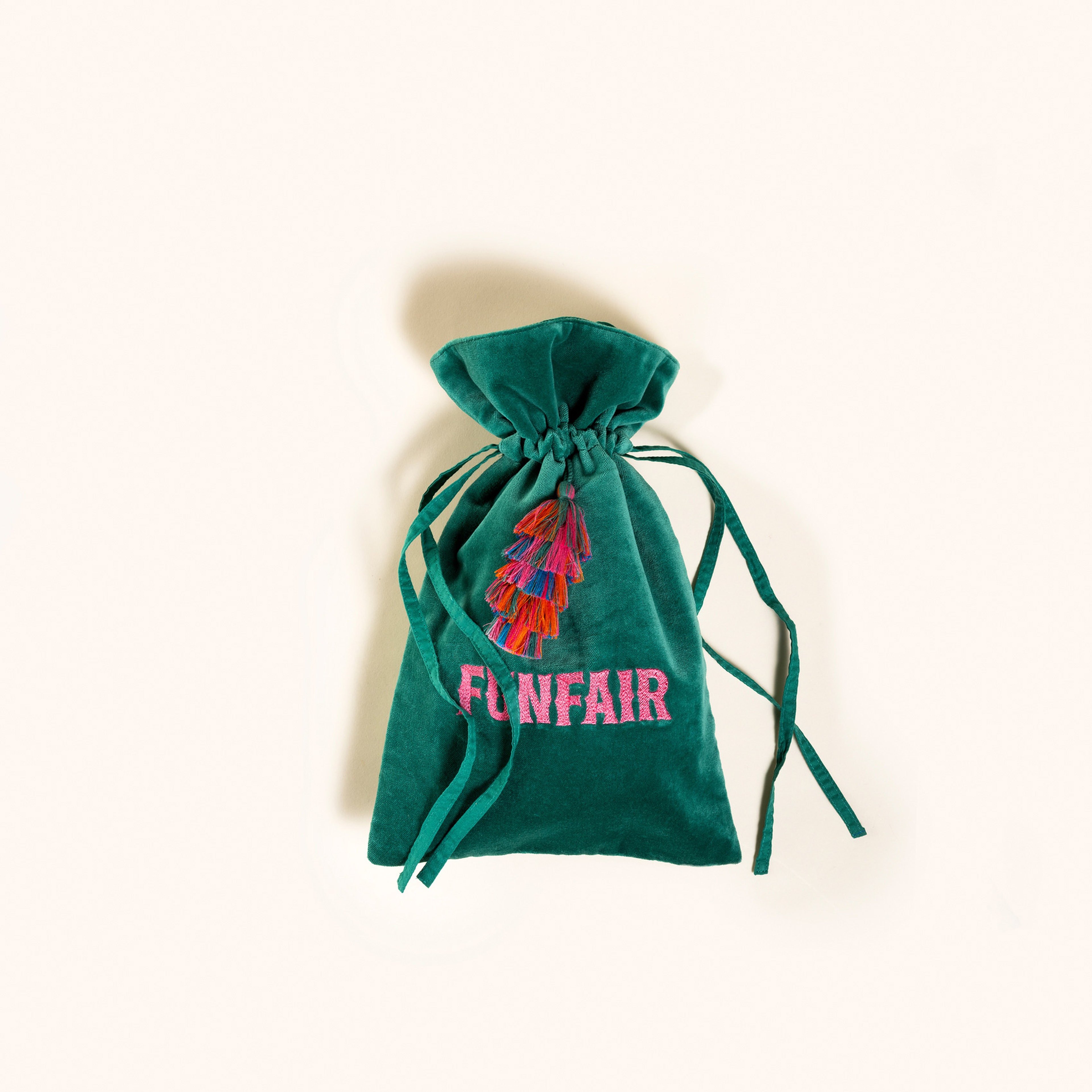 Delhı Püsküllü Nakışlı Orta Boy Pamuk Pamuk Dekoratif Kese 40x25 Cm Yeşil