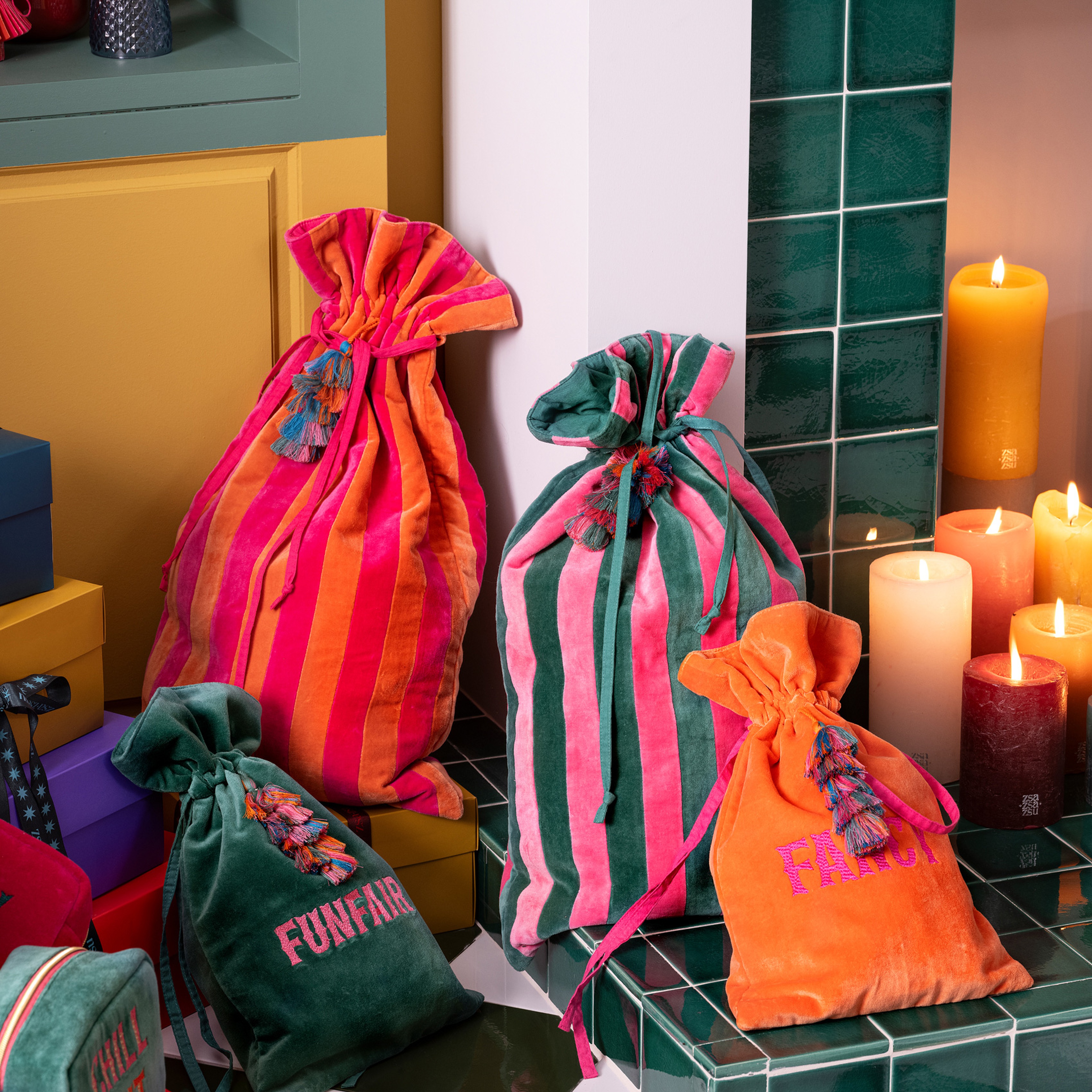 Delhı Püsküllü Nakışlı Orta Boy Pamuk Pamuk Dekoratif Kese 40x25 Cm Yeşil