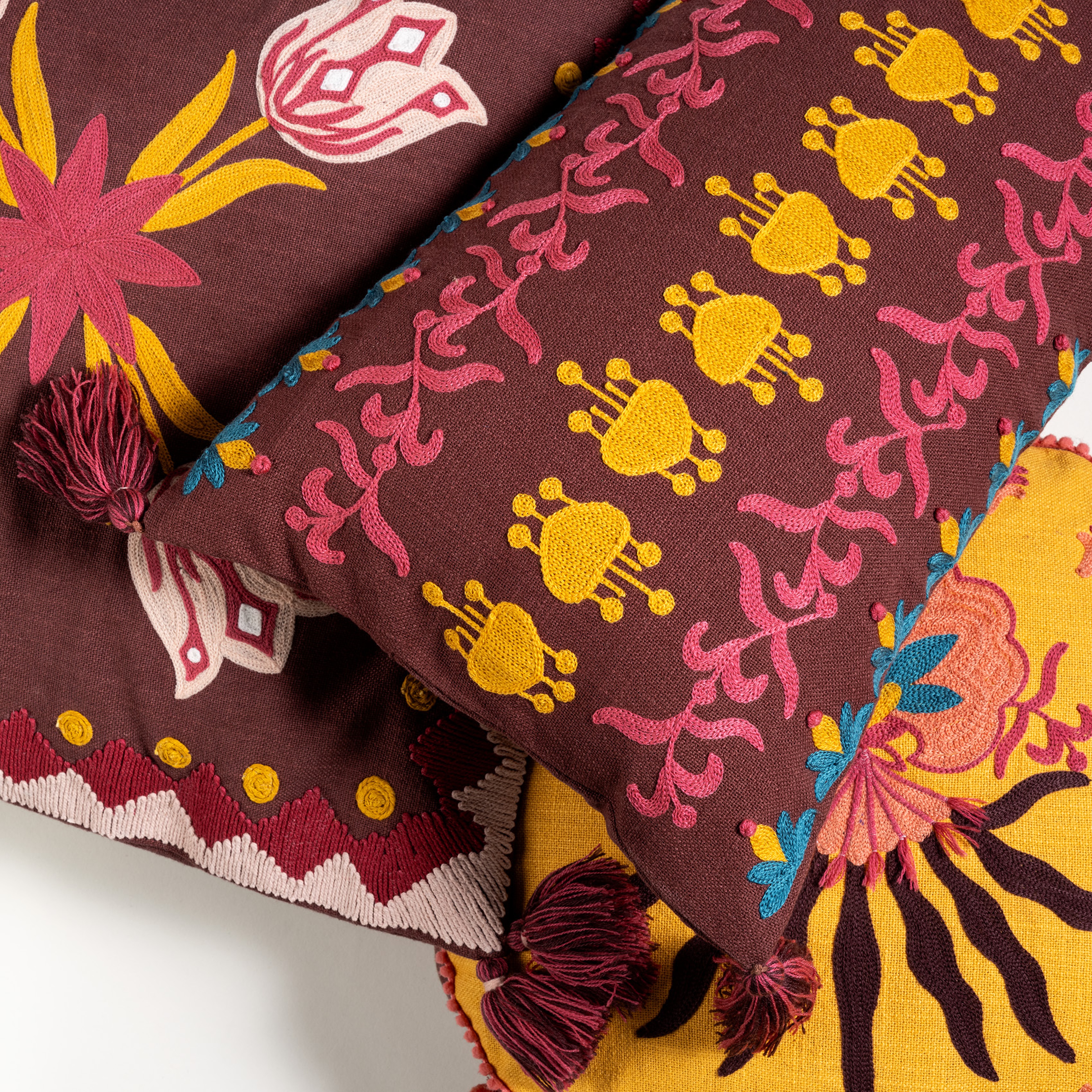 Ghunı Püsküllü Nakışlı Pamuk Pamuk Dolgulu Kırlent 30x55 Cm Bordo