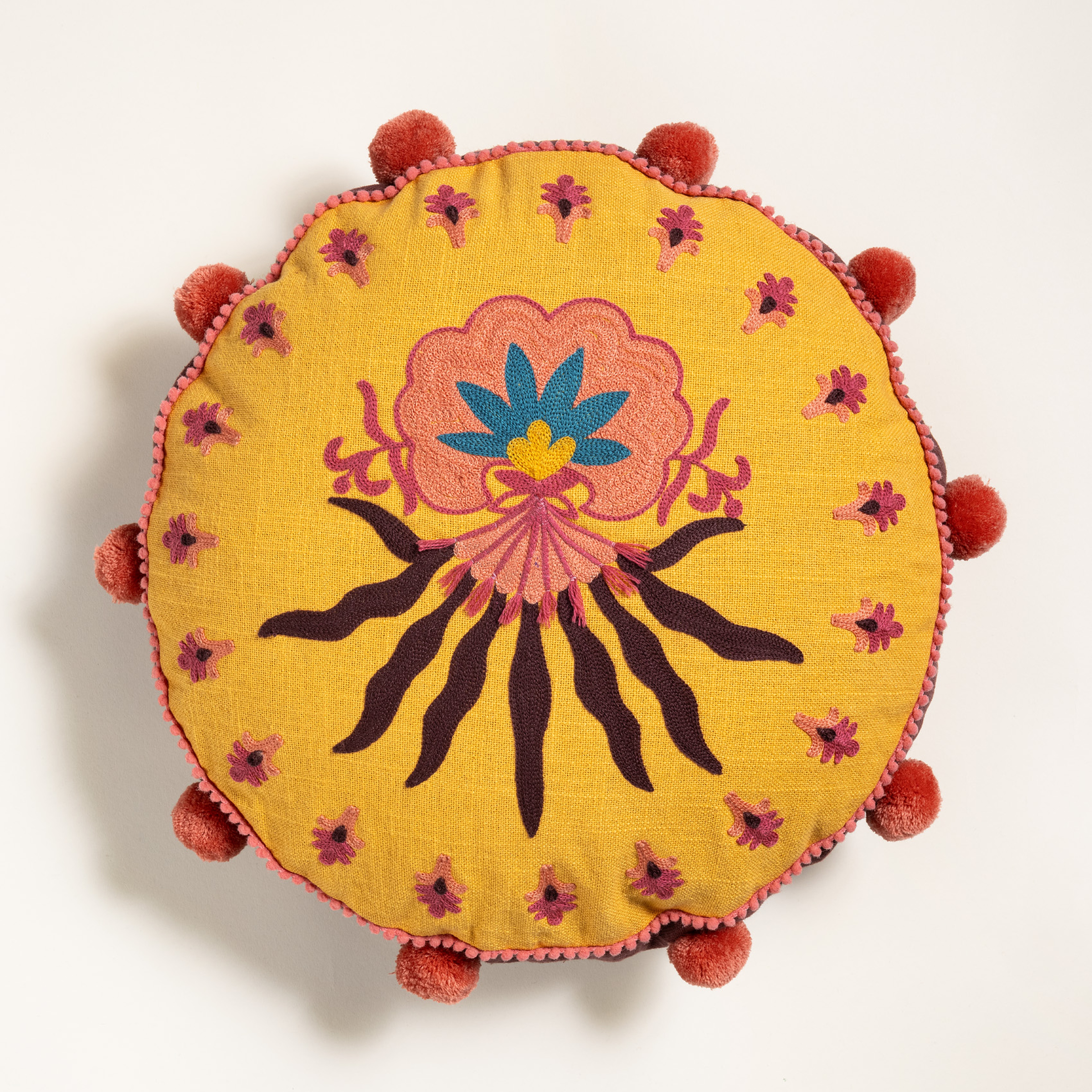 Ghunı Pompomlu Biyeli Nakışlı Pamuk Pamuk Dolgulu Kırlent 40 Cm Sarı