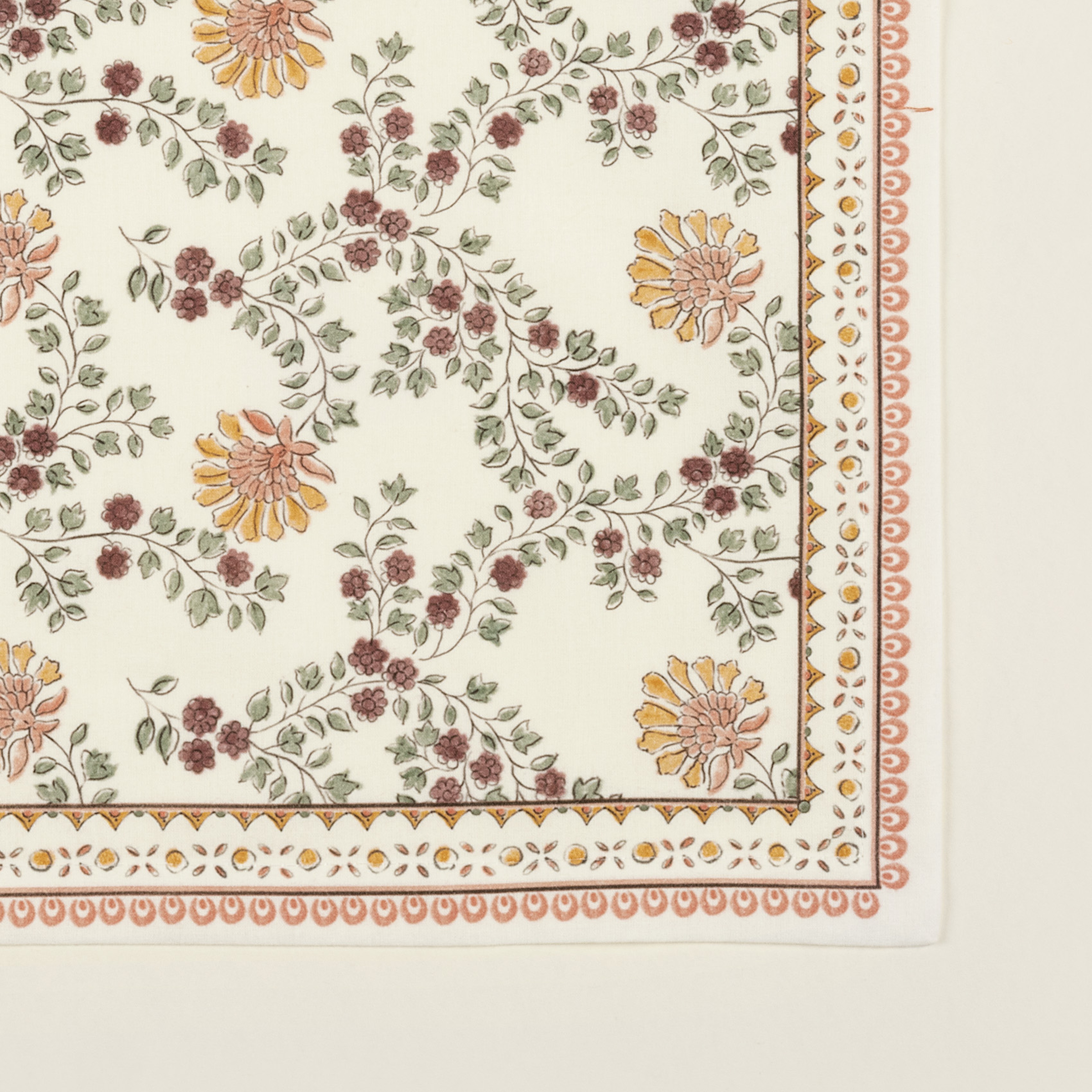 Nilüfer Baskılı Pamuk %100 Pamuk Peçete 45x45 Cm Renkli