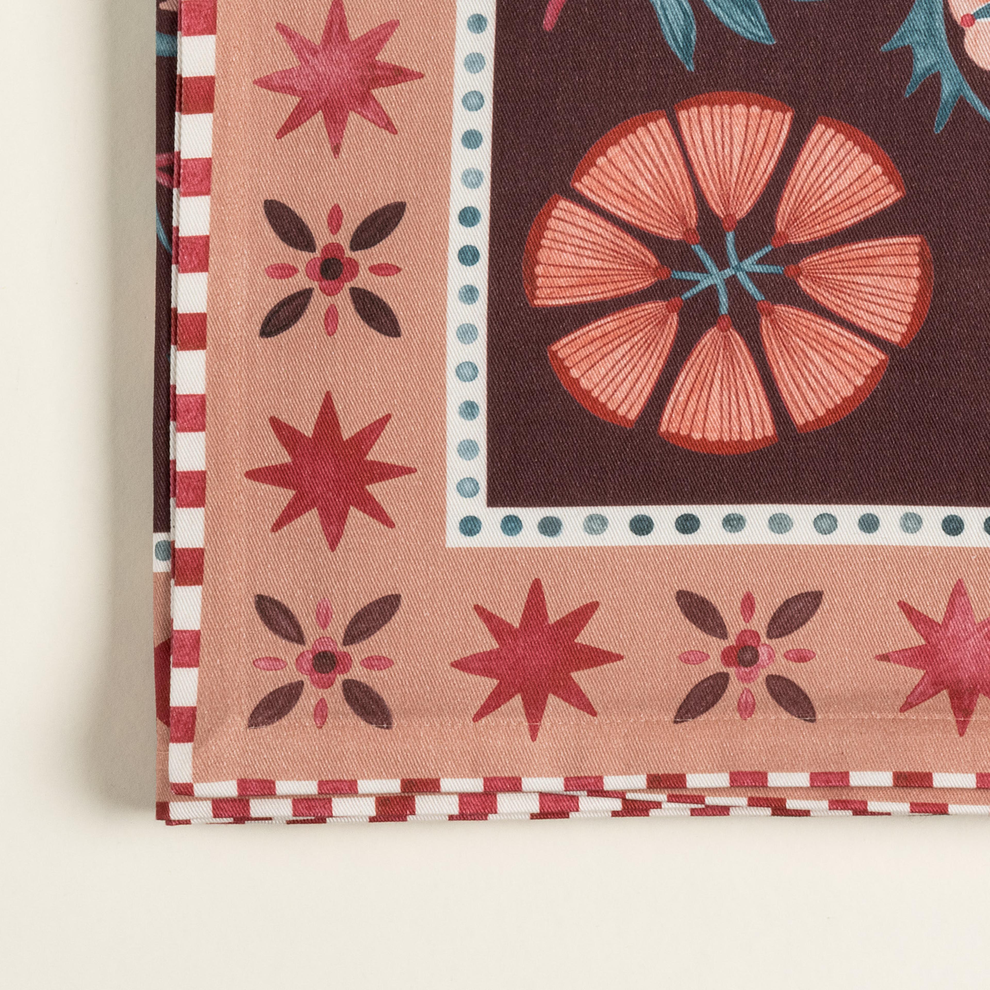 Nilüfer Overloklu Baskılı Pamuk %100 Pamuk Masa Örtüsü 160x240 Cm Bordo