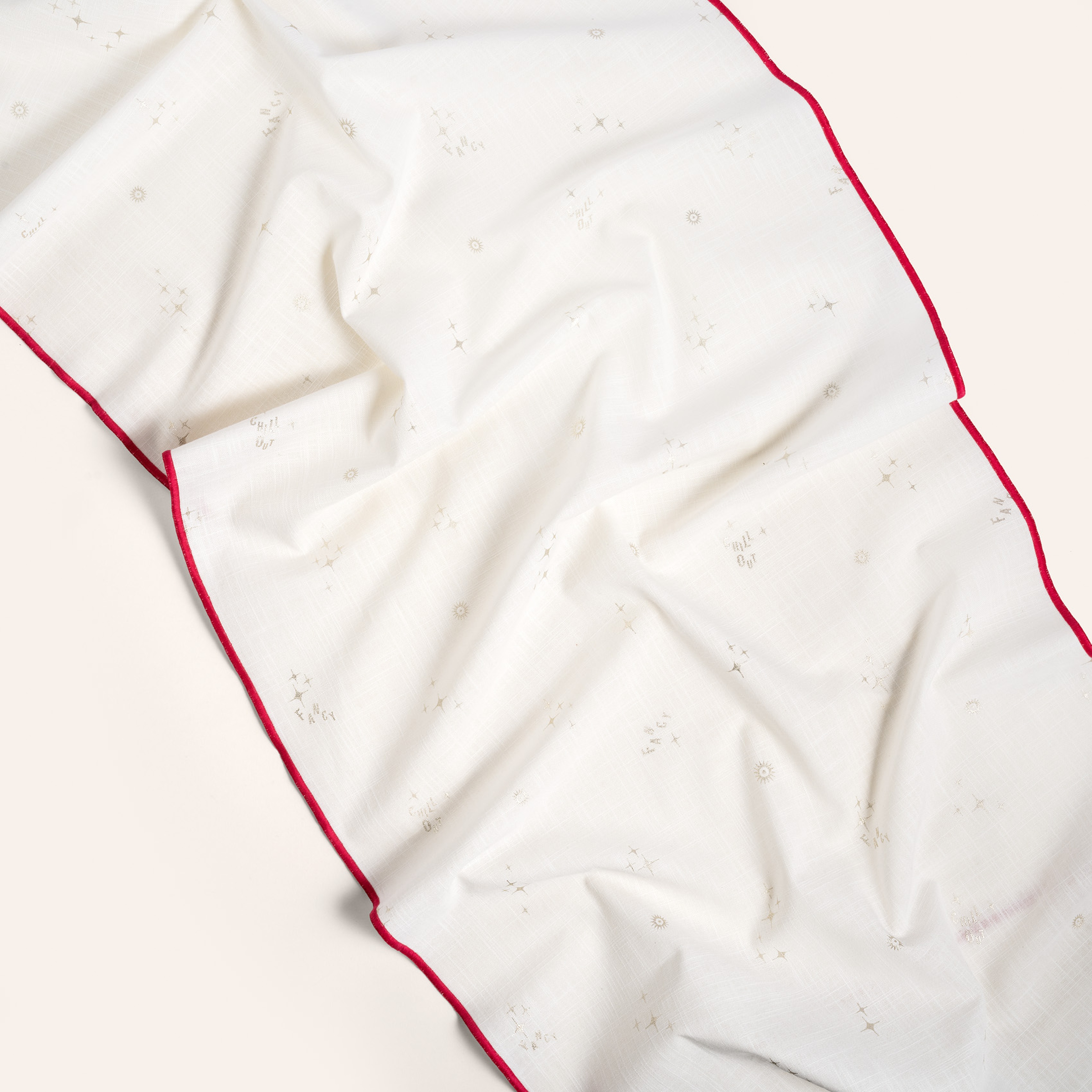 Nilüfer Overloklu Varak Baskılı Pamuk %100 Pamuk Runner 50x180 Cm Ekru