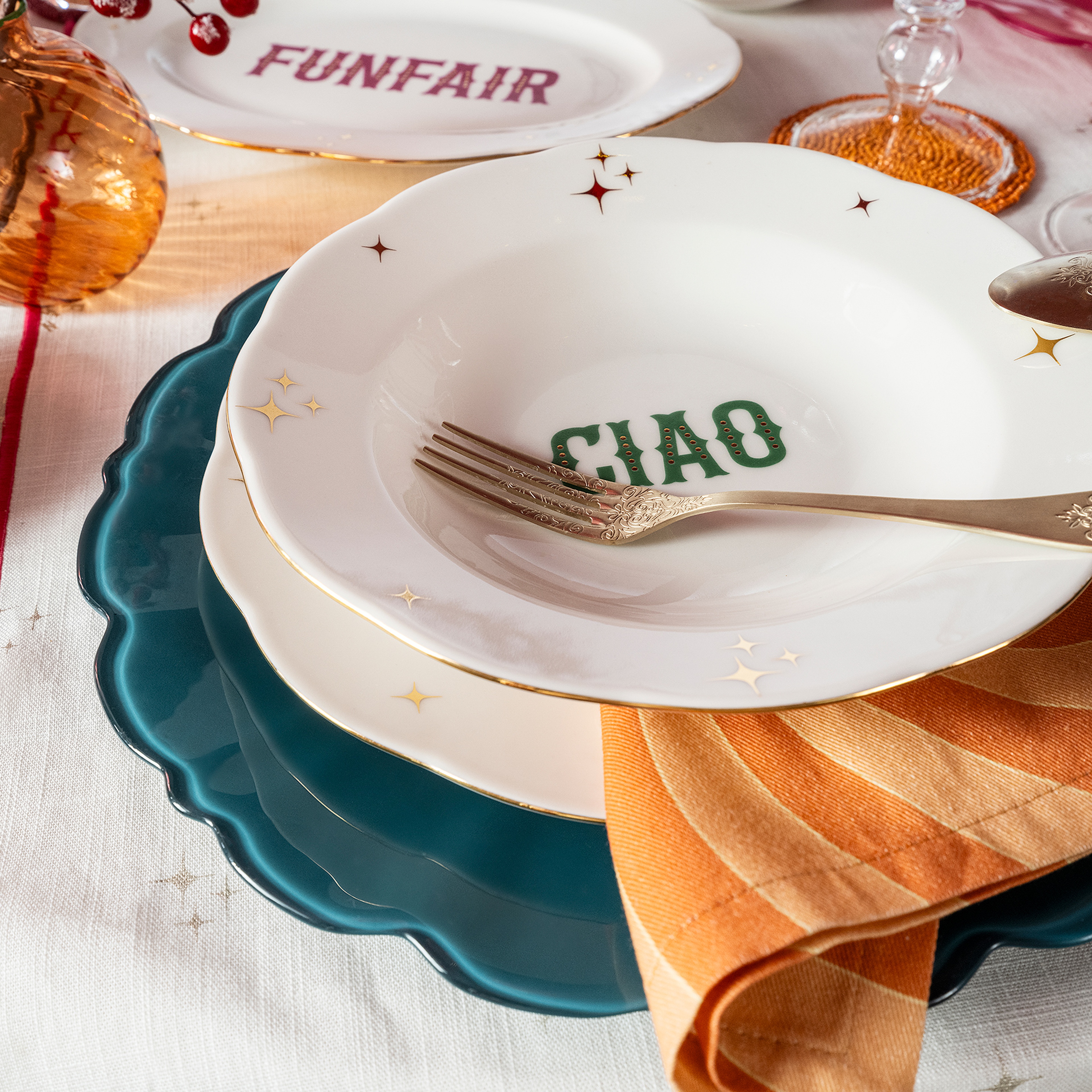 Emet Porselen Çukur Tabak 23x23x4.5 Cm Yeşil