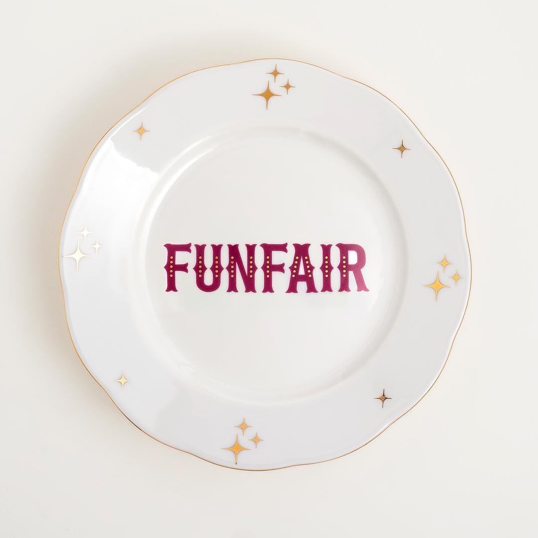 Emet Porselen Yemek Tabağı 27x27x3 Cm Fuşya