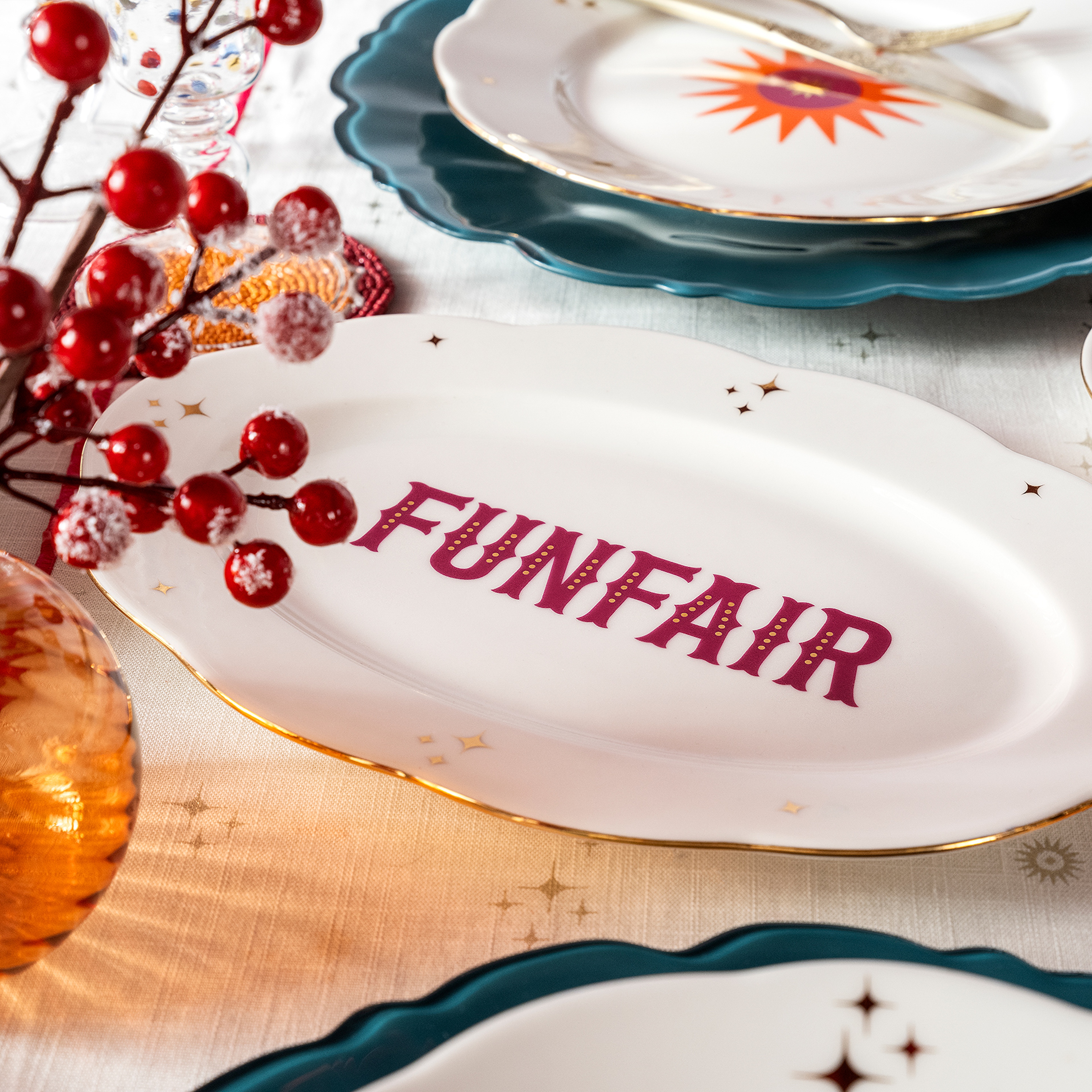 Emet Porselen Oval Tabak 20.5x30x2.6 Cm Fuşya