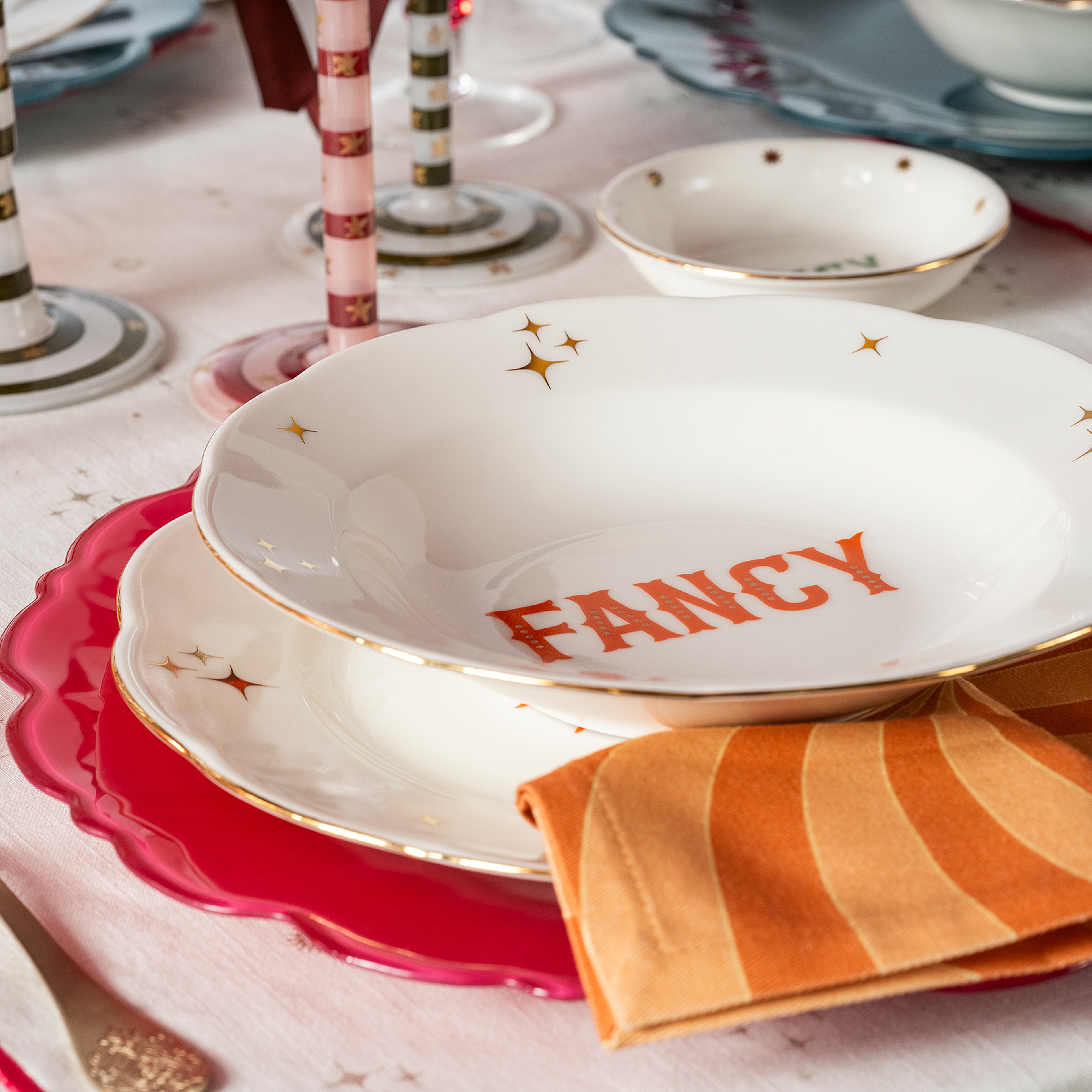 Emet Porselen Çukur Tabak 23x23x4.5 Cm Turuncu