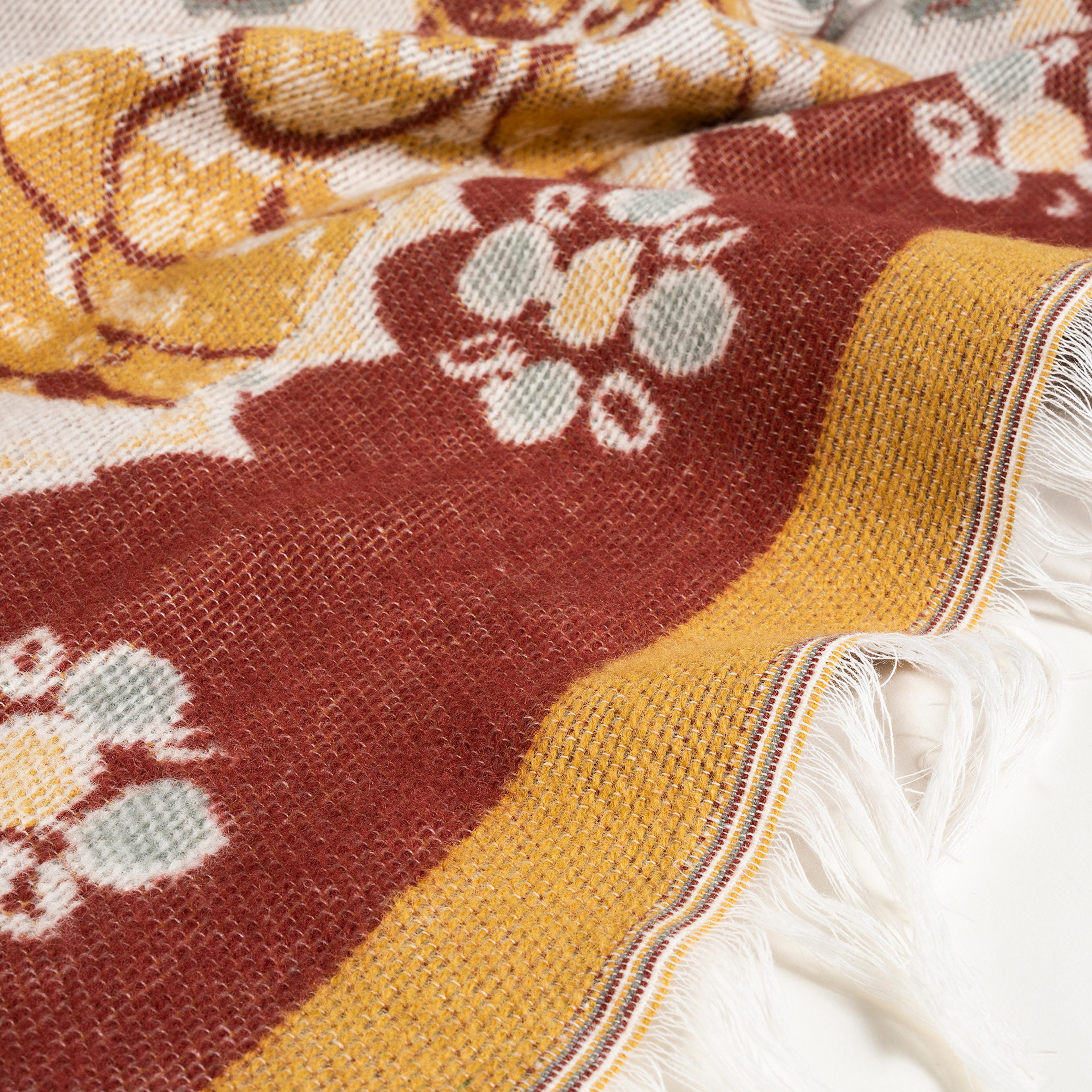 Nilüfer Saçaklı Akrilik Akrilik Koltuk Şalı 140x180 Cm Renkli