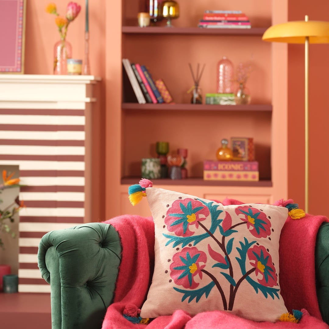 Ghunı Püsküllü Nakışlı Pamuk Pamuk Dolgulu Kırlent 50x50 Cm Açık Pembe