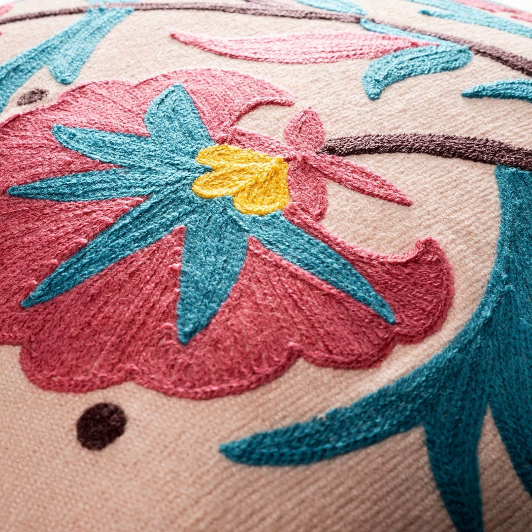 Ghunı Püsküllü Nakışlı Pamuk Pamuk Dolgulu Kırlent 50x50 Cm Açık Pembe