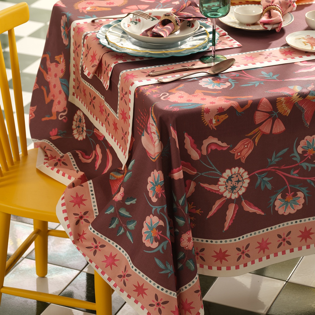 Nilüfer Overloklu Baskılı Pamuk %100 Pamuk Masa Örtüsü 160x240 Cm Bordo