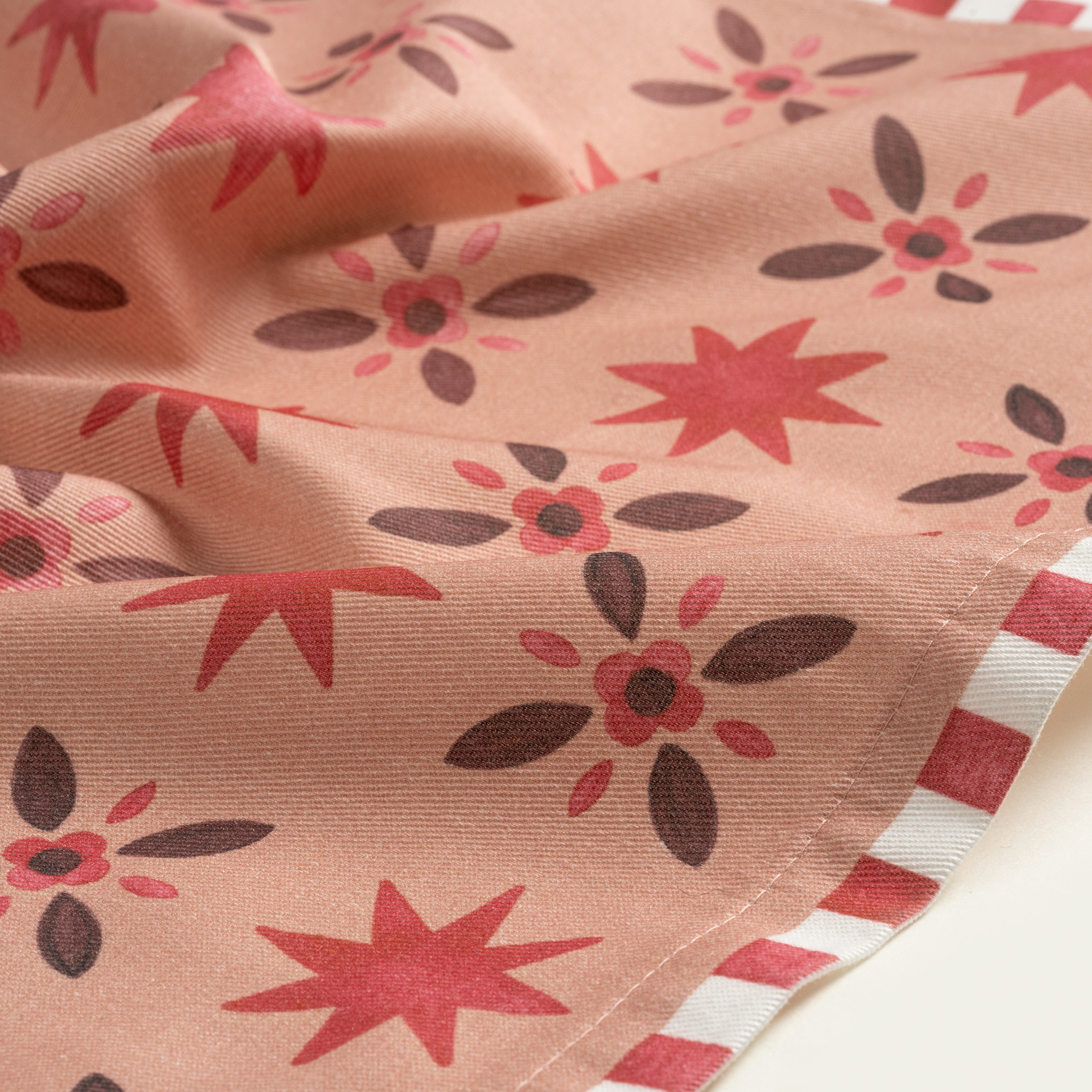 Nilüfer Overloklu Baskılı Pamuk %100 Pamuk Peçete 45x45 Cm Bordo