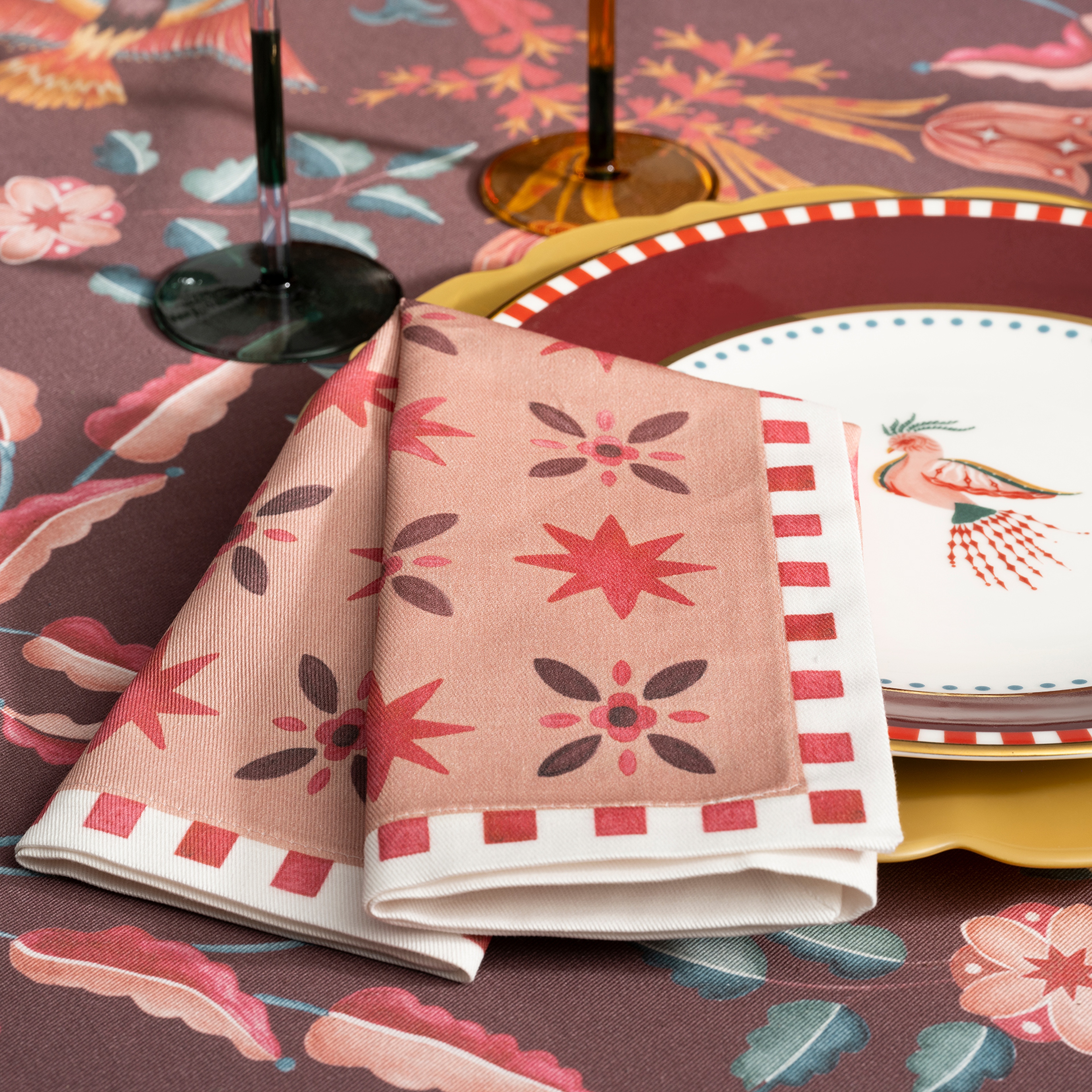 Nilüfer Overloklu Baskılı Pamuk %100 Pamuk Peçete 45x45 Cm Bordo