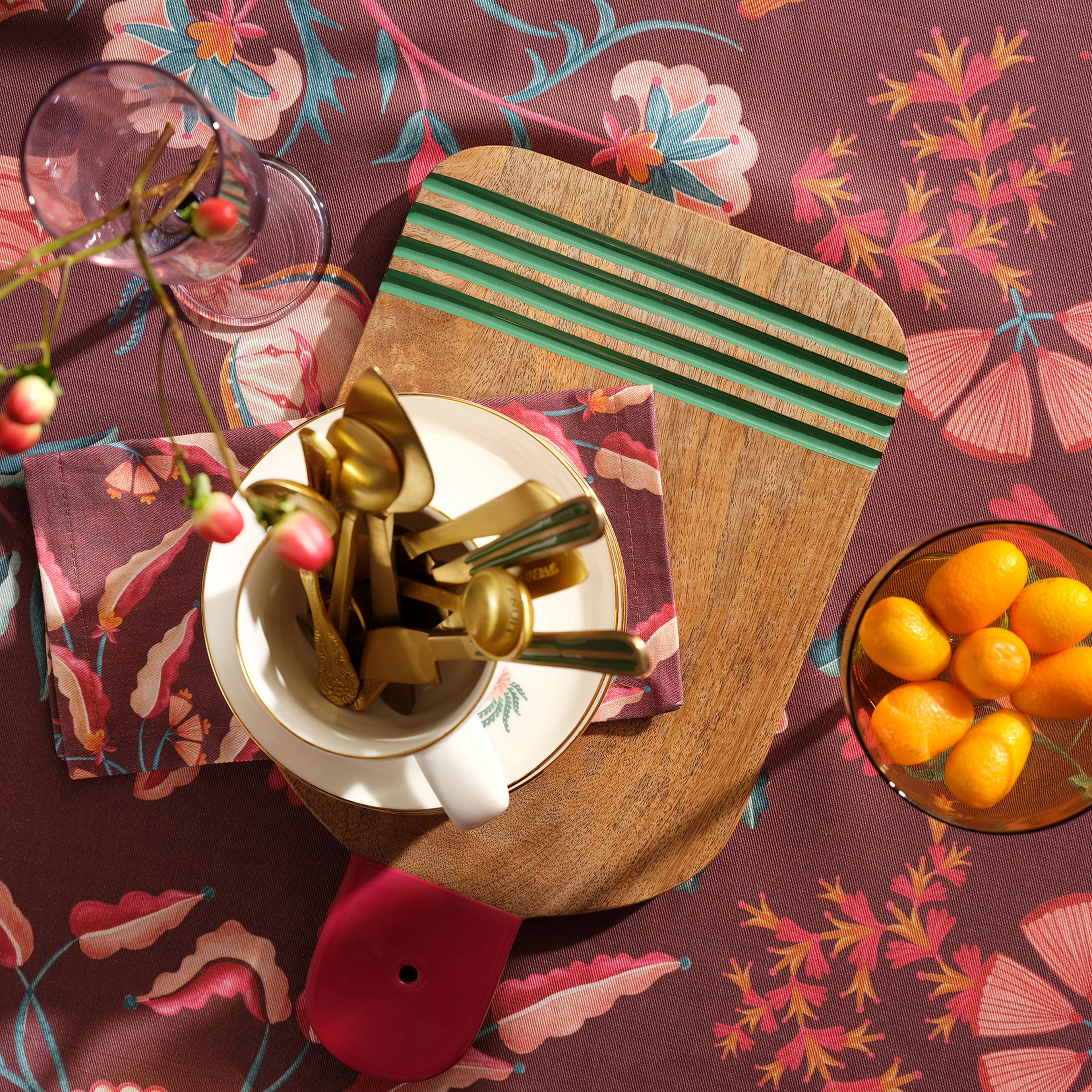 Lakrı Mango Ağacı Sunum Tahtası 35 Cm Fuşya - Yeşil