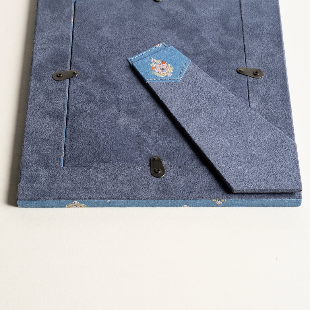 Noıda Baskılı Yapay Süet - Mdf - Cam - Kumaş: %100 Pamuk Çerçeve 18.40x23.50 Cm Mavi