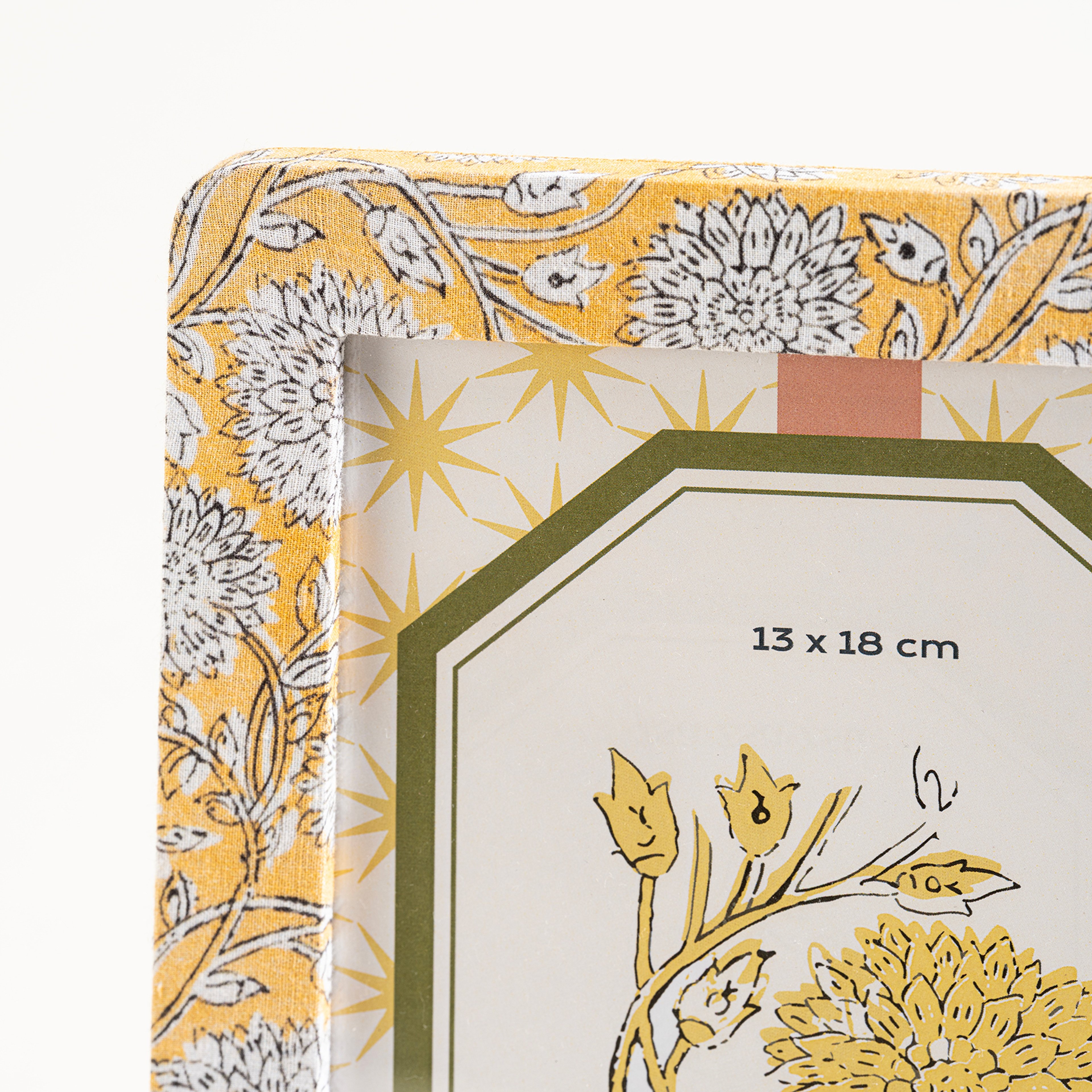 Noıda Baskılı Yapay Süet - Mdf - Cam - Kumaş: %100 Pamuk Çerçeve 17.30x23.50 Cm Sarı