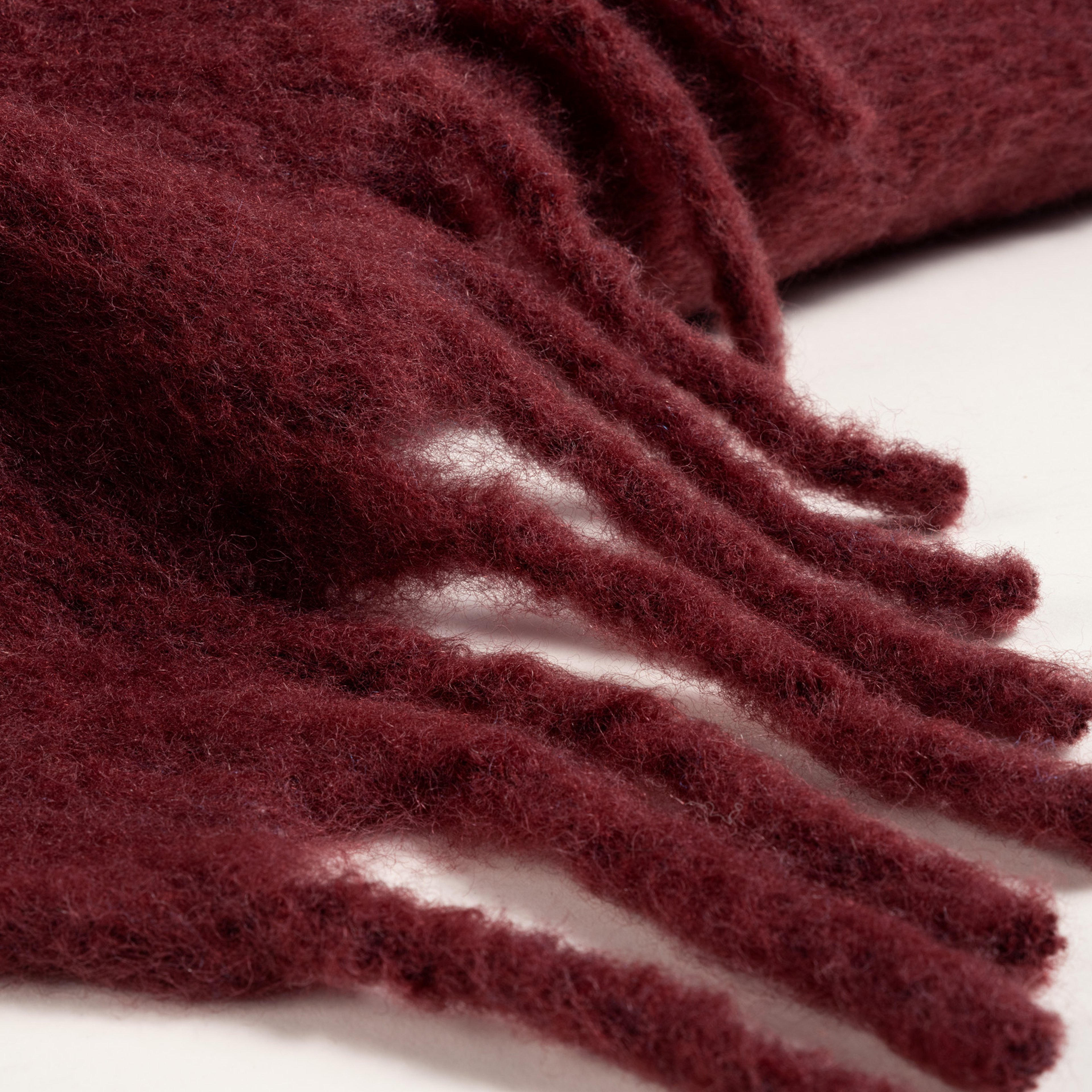 Ropar Saçaklı Akrilik Yün Akrilik Yün Koltuk Şalı 140x180 Cm Vışne