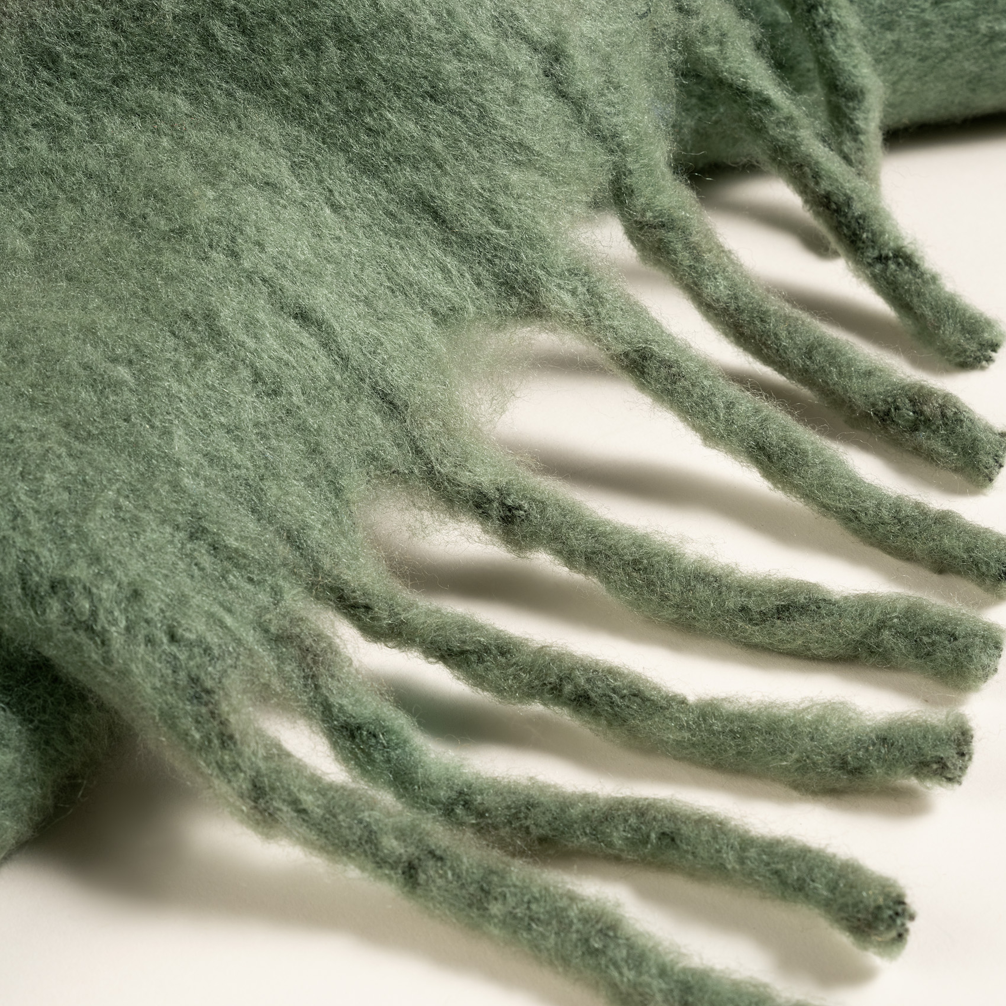 Ropar Saçaklı Akrilik Yün Akrilik Yün Koltuk Şalı 140x180 Cm Orman Yeşilı