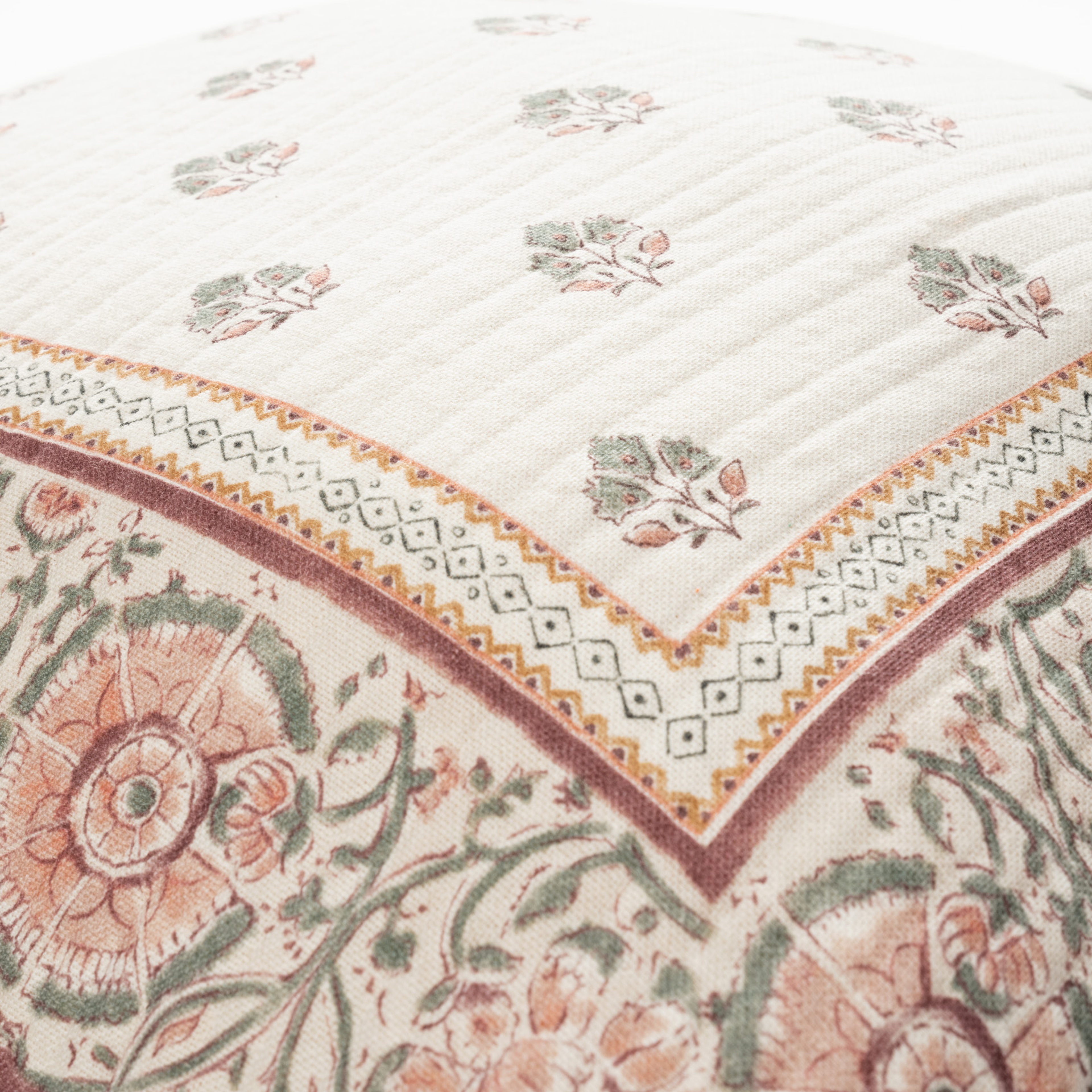 Nilüfer Baskılı Püsküllü Pamuk %100 Pamuk Dolgulu Kırlent 50x50 Cm Renkli