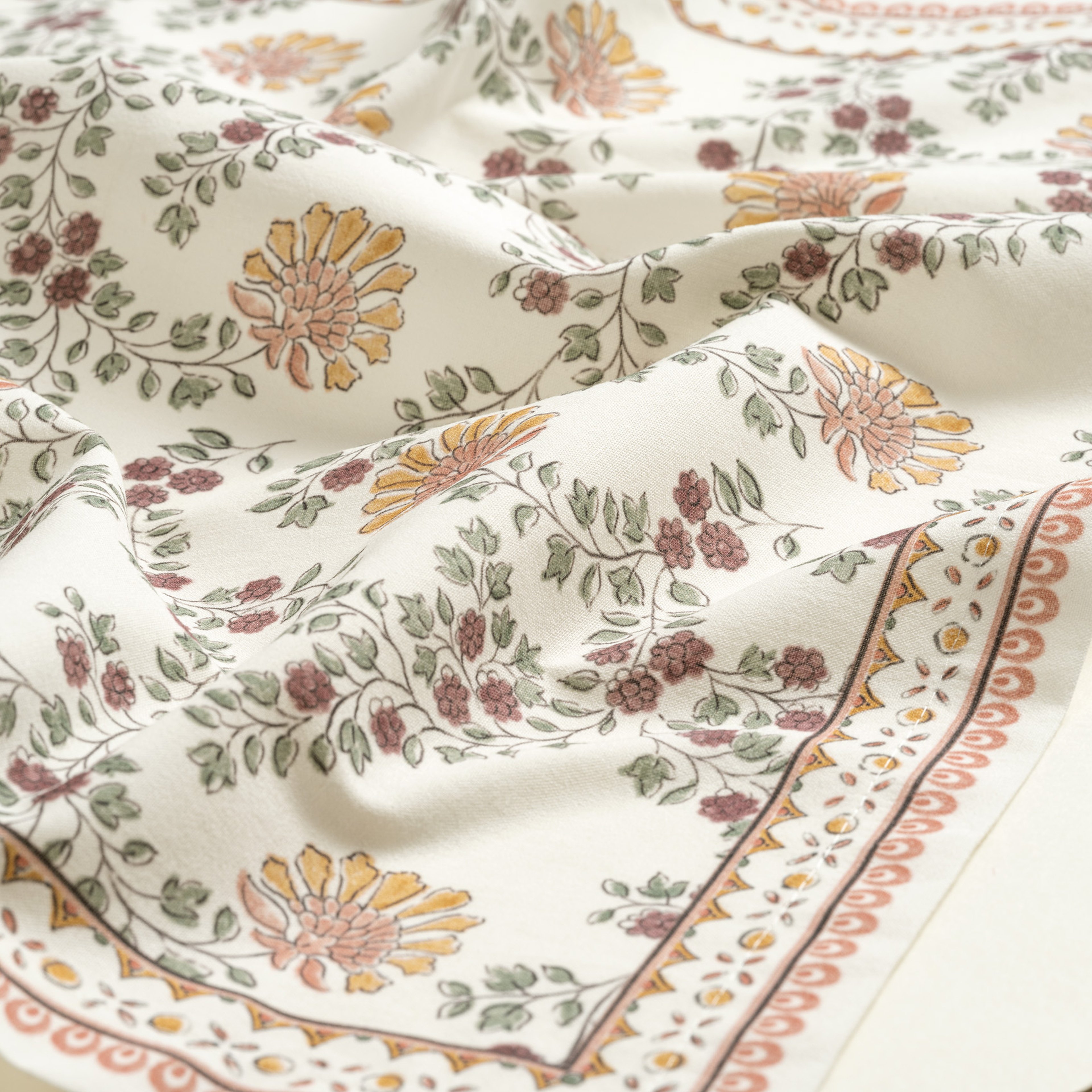 Nilüfer Baskılı Pamuk %100 Pamuk Peçete 45x45 Cm Renkli