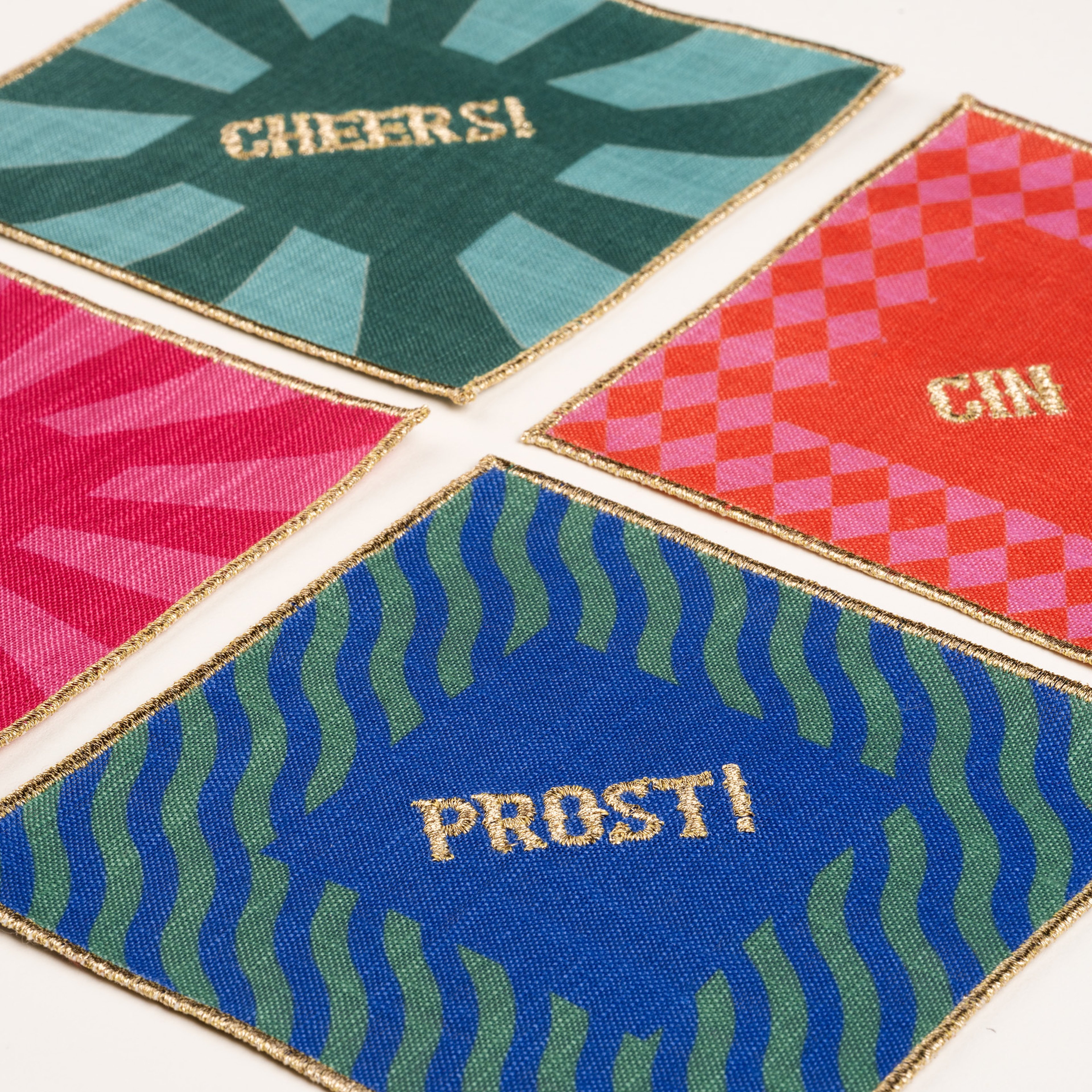 Prusa Dijital Baskılı Nakışlı 4'lü Polyester %100 Polyester Kokteyl Peçetesi 13x13 Cm Renkli