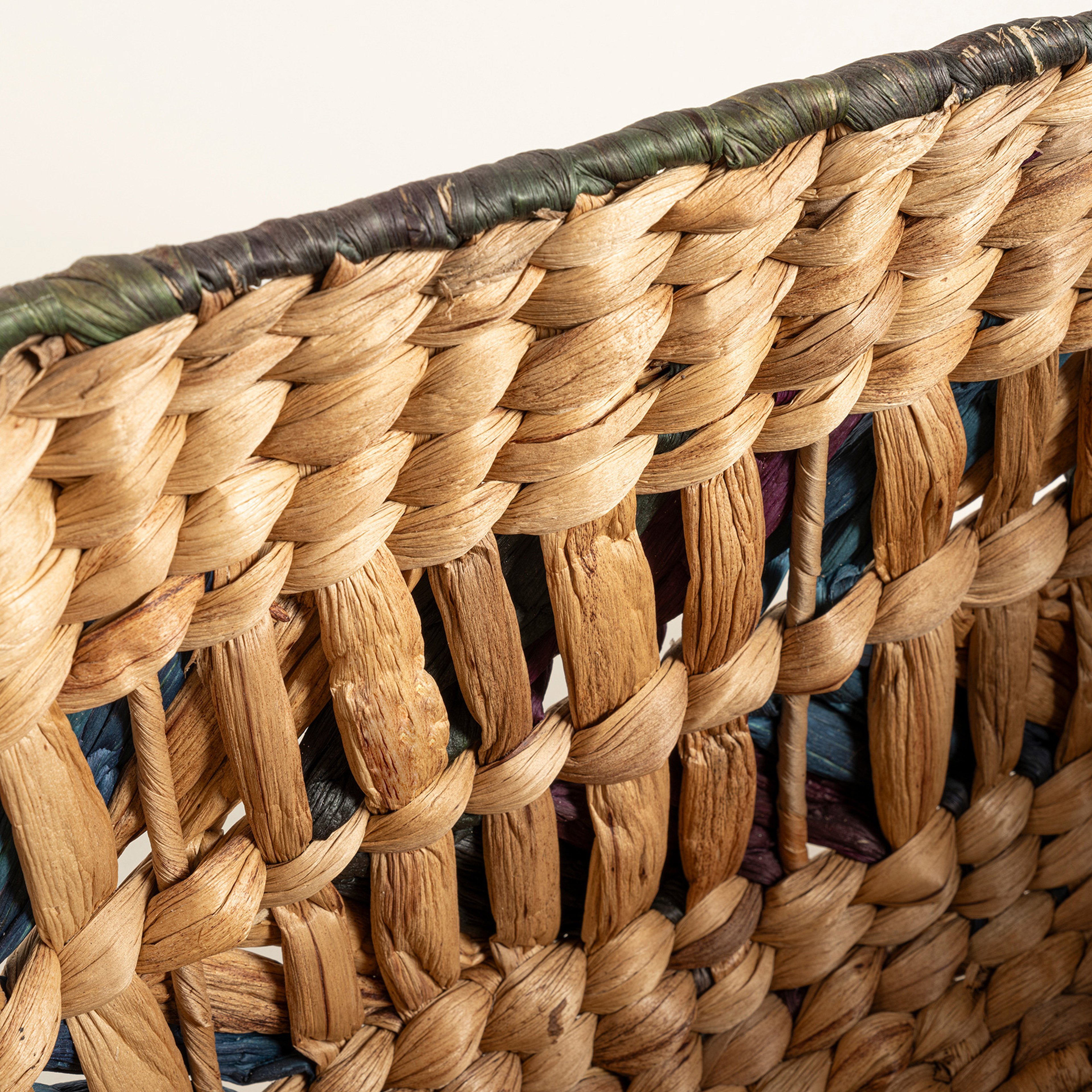 Tam Dao Su Sümbülü Sepet 35x25x20 Cm Renkli