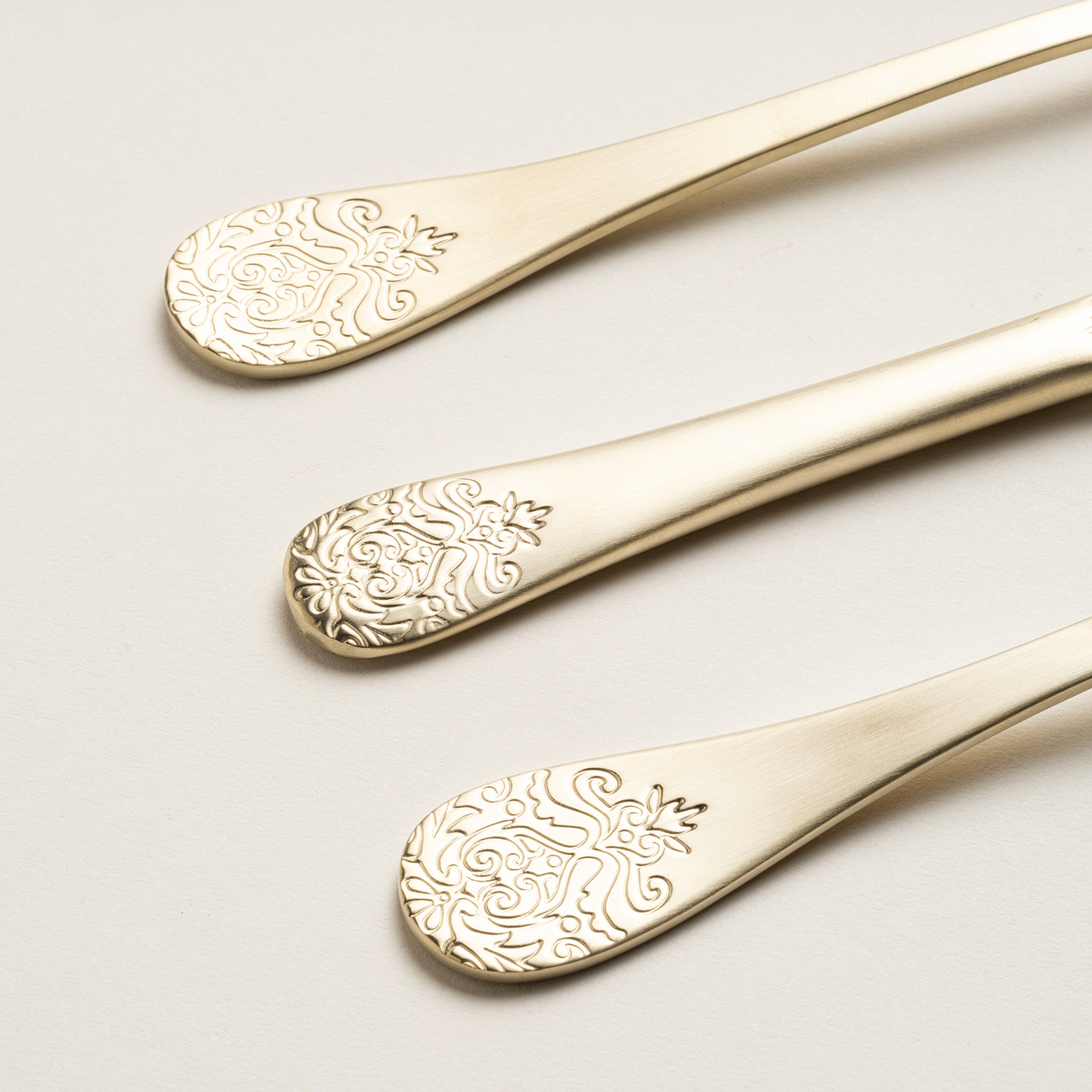 Dume Çelik Tatlı Kaşığı 4x20x0.2 Cm Mat Şampanya