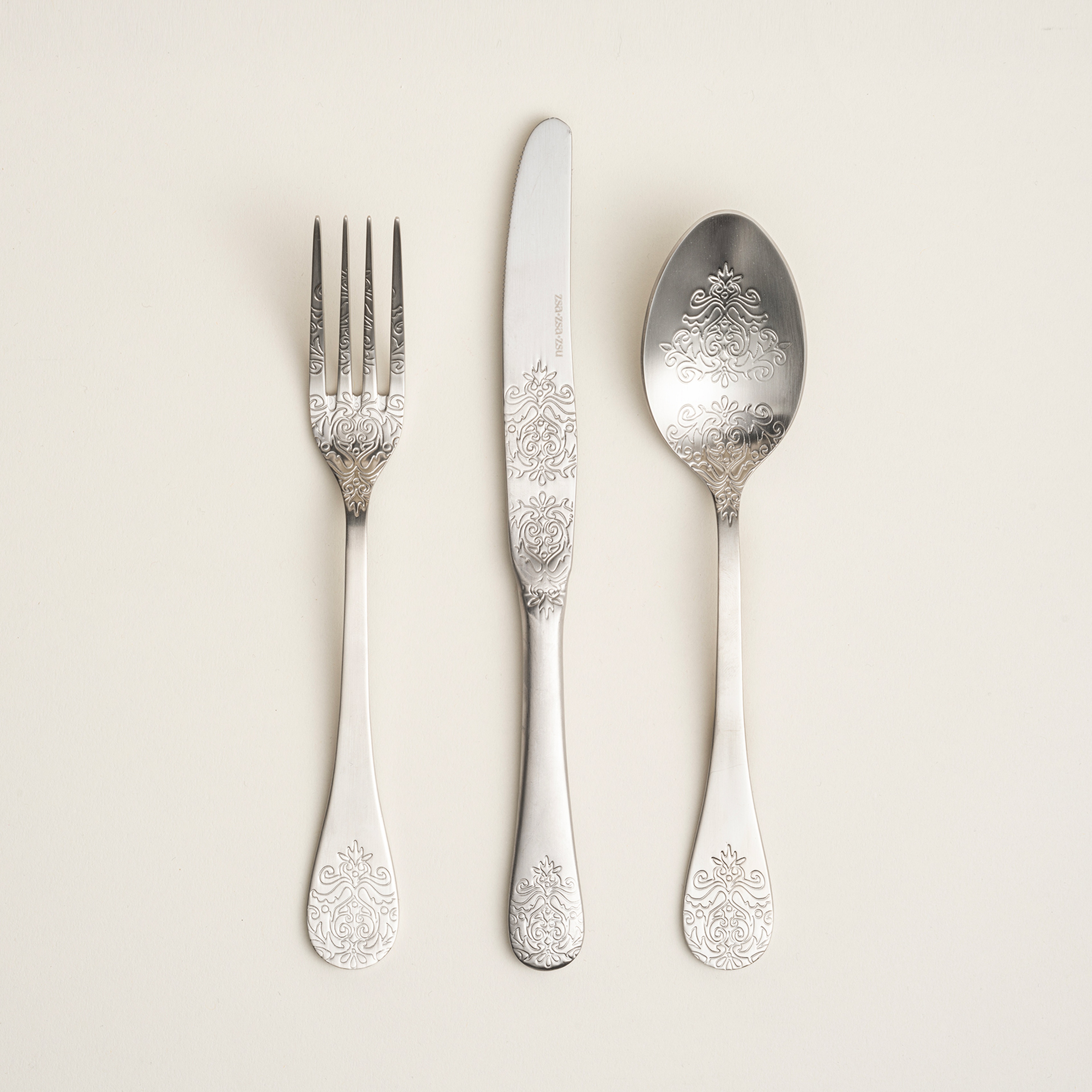 Dume Çelik Yemek Bıçağı 2x23x0.3 Cm Mat Gümüş