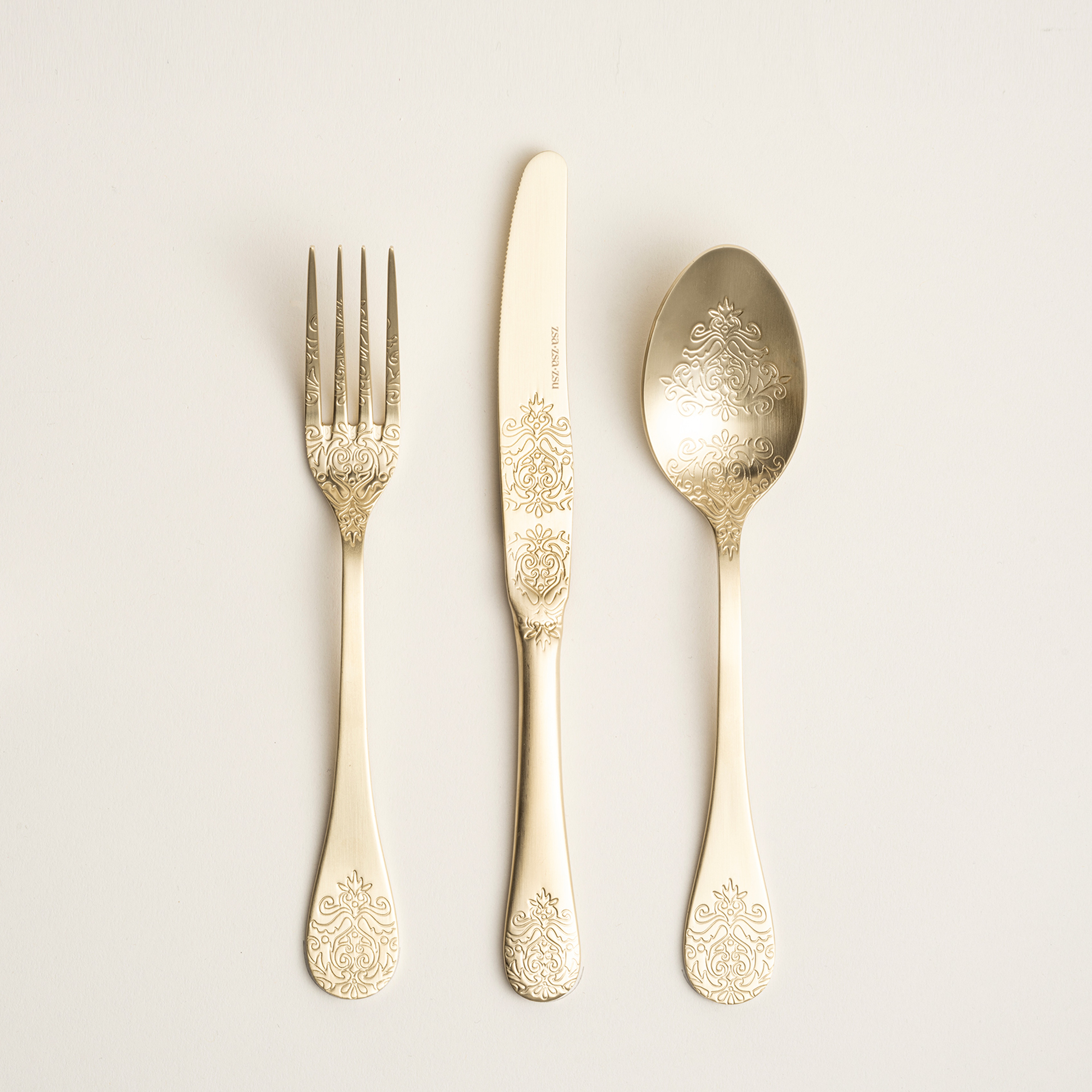 Dume Çelik Yemek Kaşığı 4x23x0.3 Cm Mat Şampanya