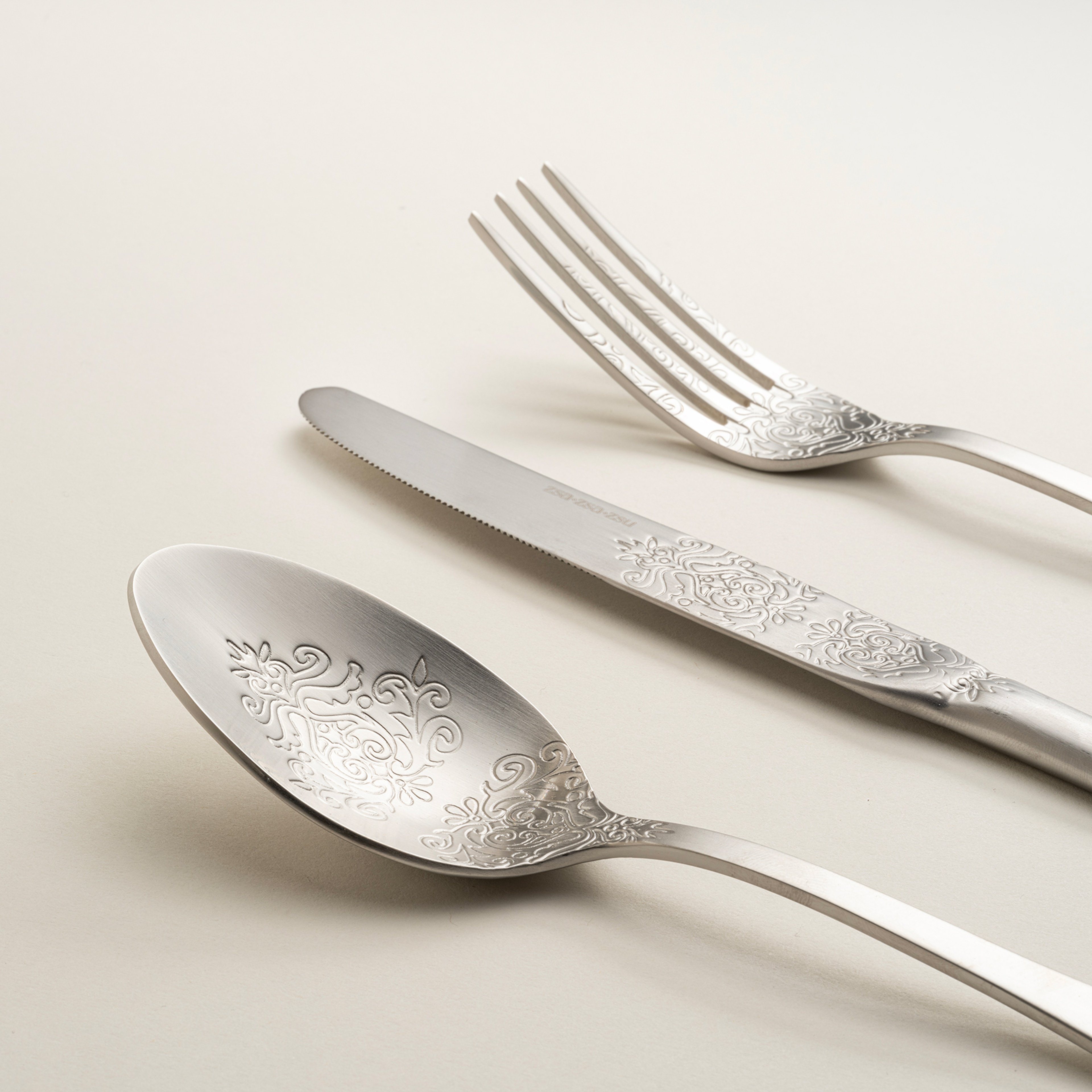 Dume Çelik Yemek Kaşığı 4x23x0.3 Cm Mat Gümüş