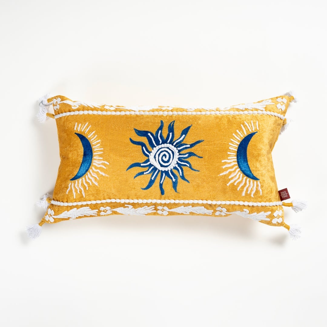 Ghunı Nakışlı Viskon Pamuk Kadife Kadife Dolgulu Kırlent 30x55 Cm Sarı