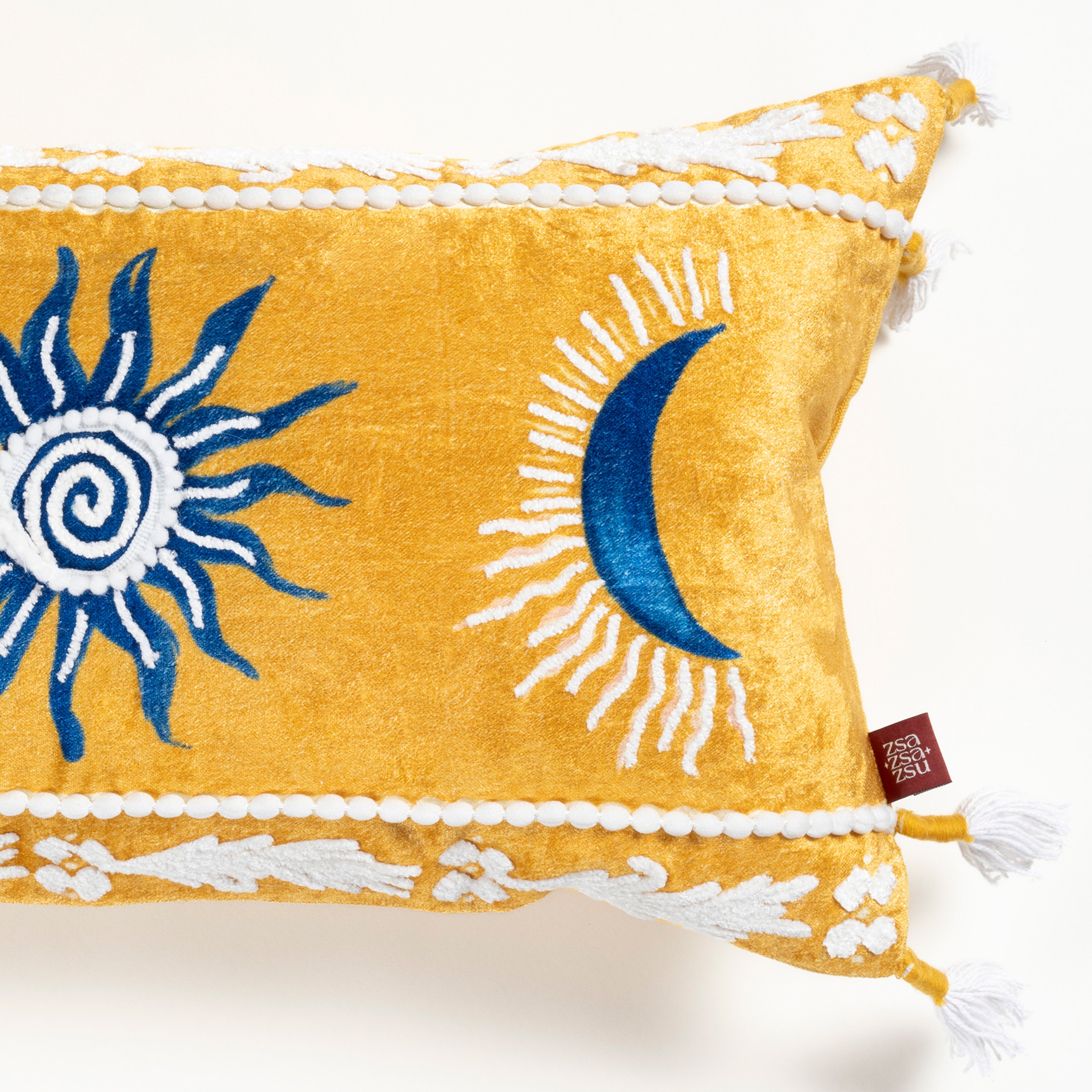 Ghunı Nakışlı Viskon Pamuk Kadife Kadife Dolgulu Kırlent 30x55 Cm Sarı