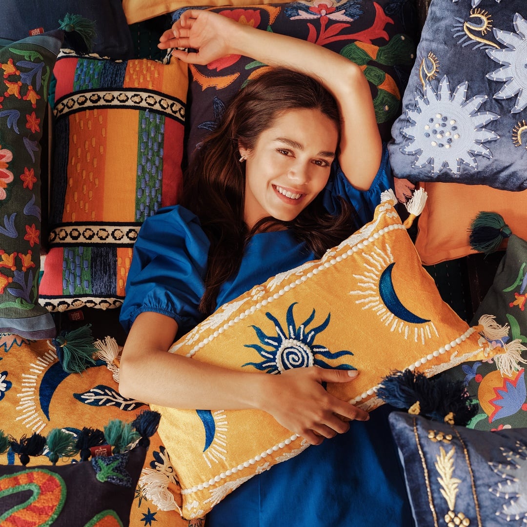 Ghunı Nakışlı Viskon Pamuk Kadife Kadife Dolgulu Kırlent 30x55 Cm Sarı