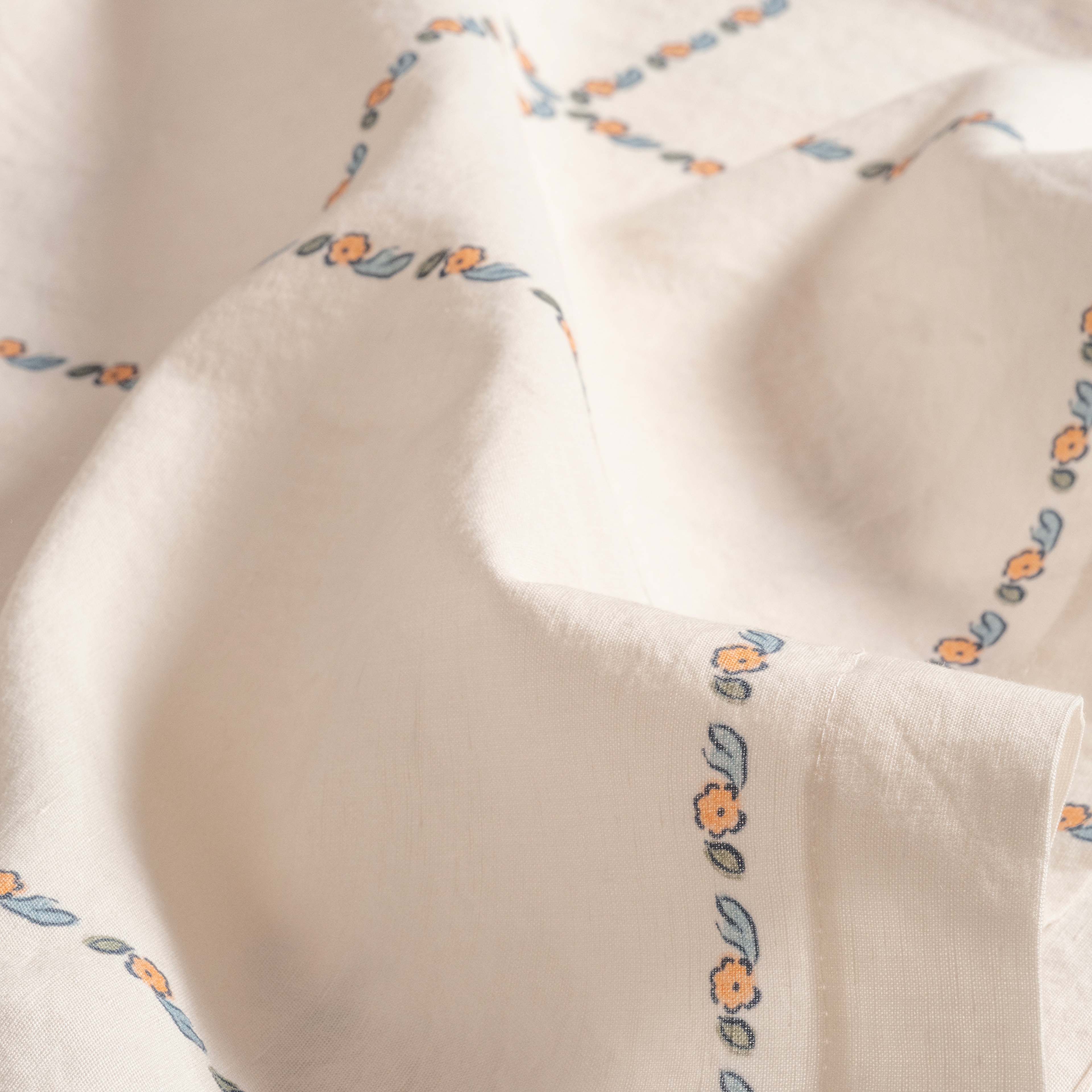 Nilüfer Baskılı Pamuk Keten Pamuk Keten Masa Örtüsü 160x240 Cm Ekru