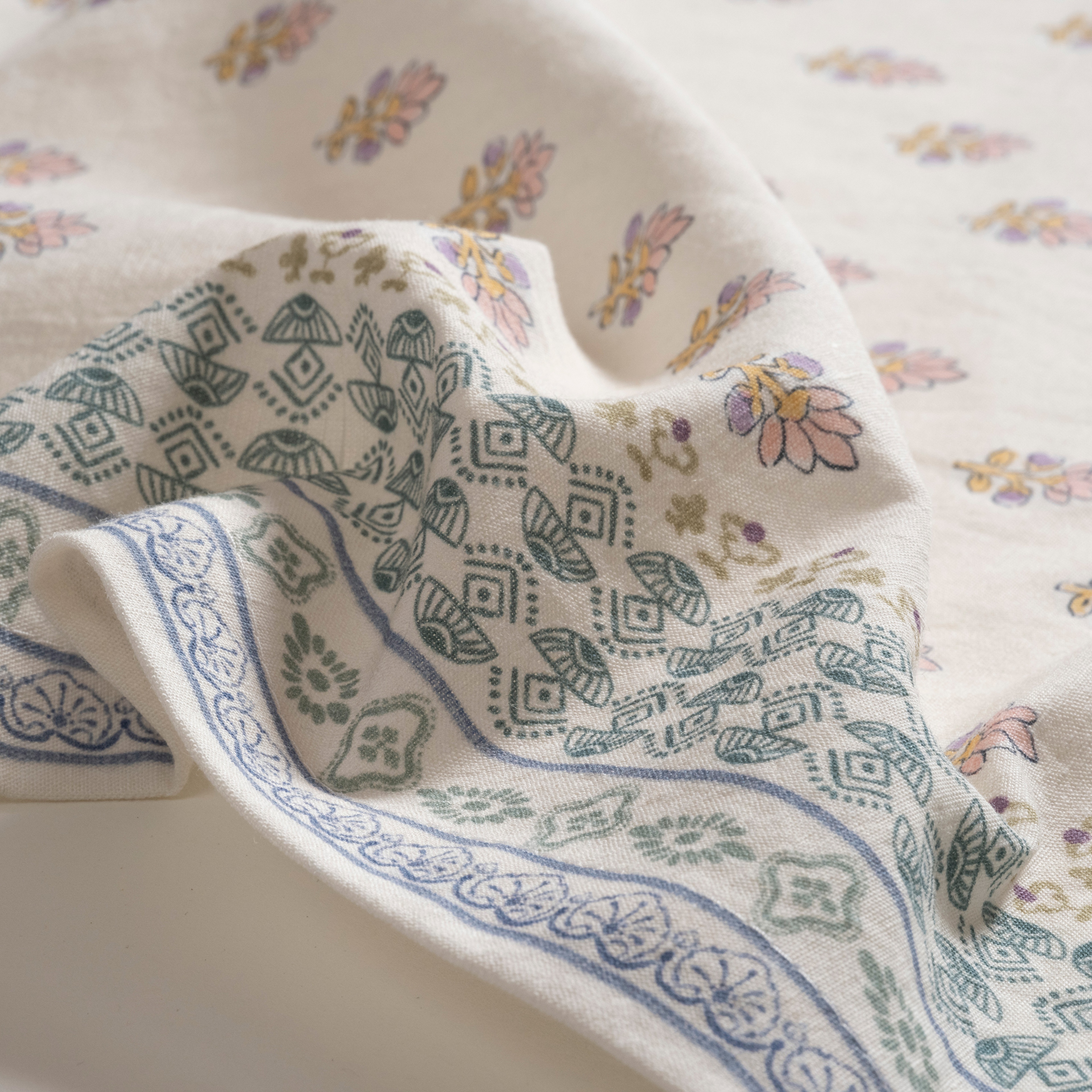 Nilüfer Baskılı Pamuk Keten Pamuk Keten Peçete 45x45 Cm Renkli