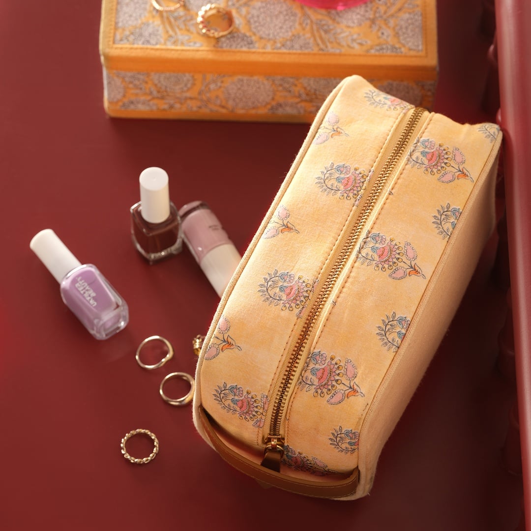 Noıda Baskılı Makyaj Çantası 9,75x5,25x5 Cm Açık Sarı