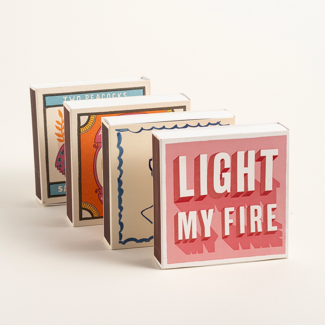 Two Peacocks Ahşap Kibrit Hediyelik Eşya 11x11x3 Cm Renkli