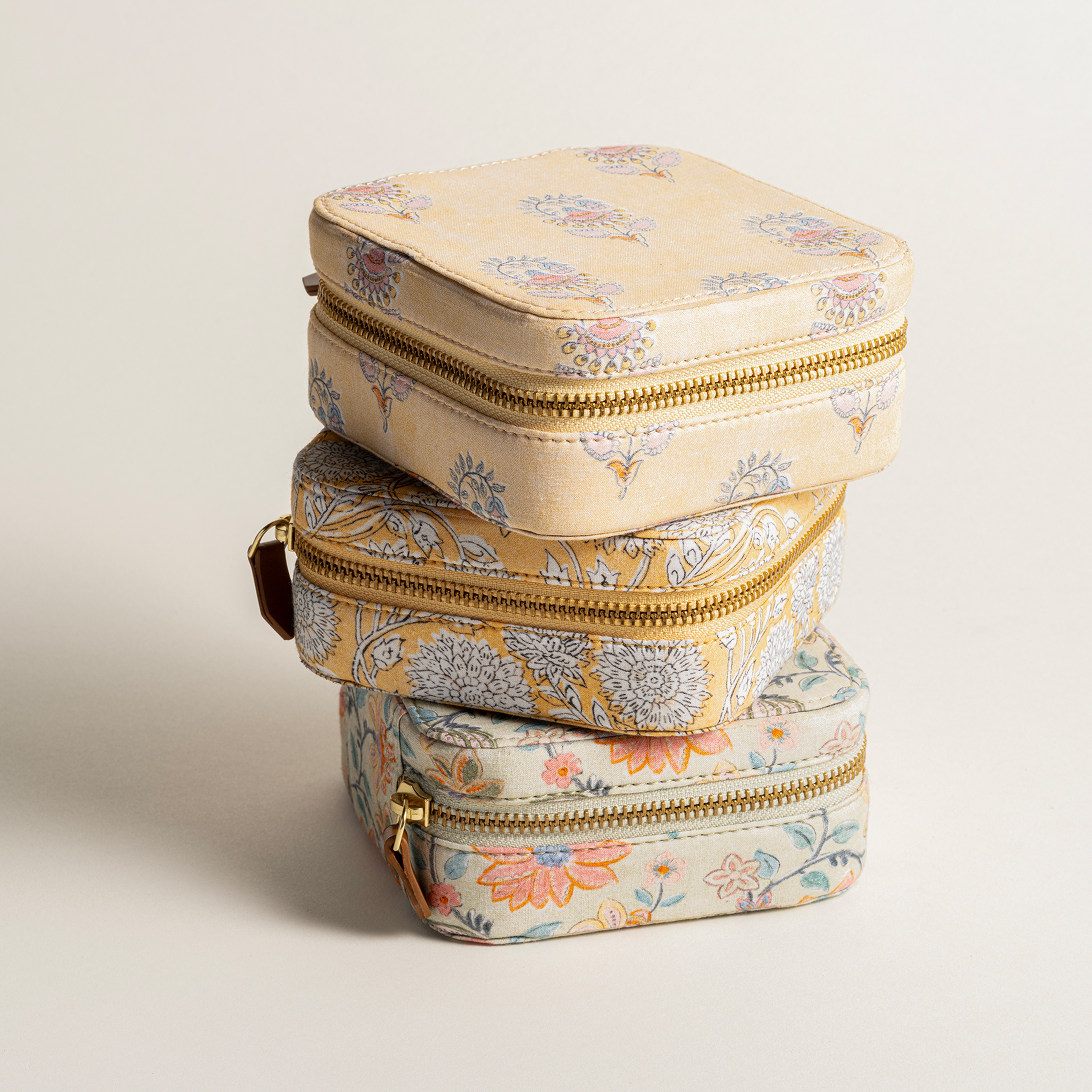 Noıda Baskılı Pamuk Dekoratif Kutu 12.10x12.10 Cm Açık Sarı