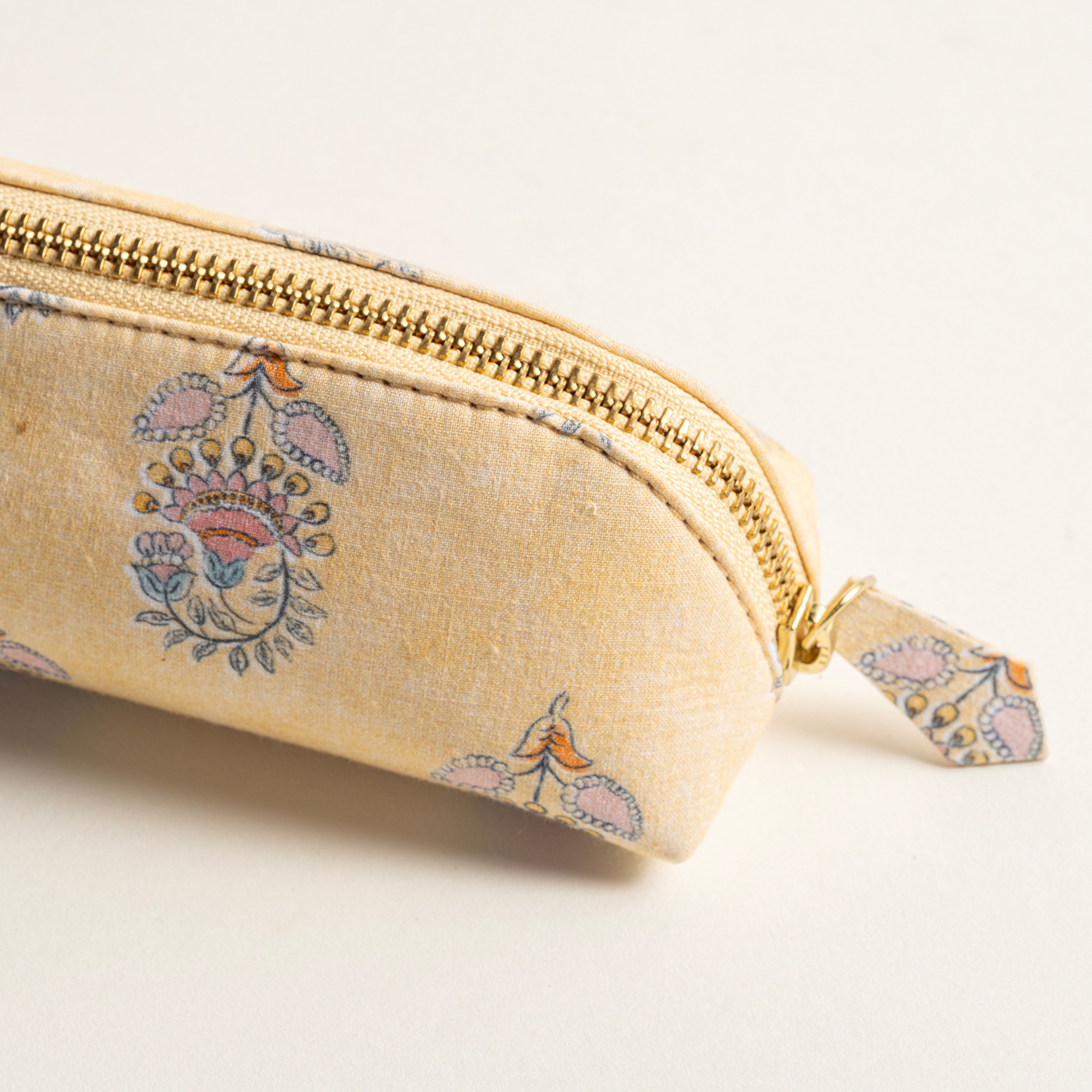 Noıda Baskılı Pamuk Kalemlik 21.00x6.10 Cm Açık Sarı