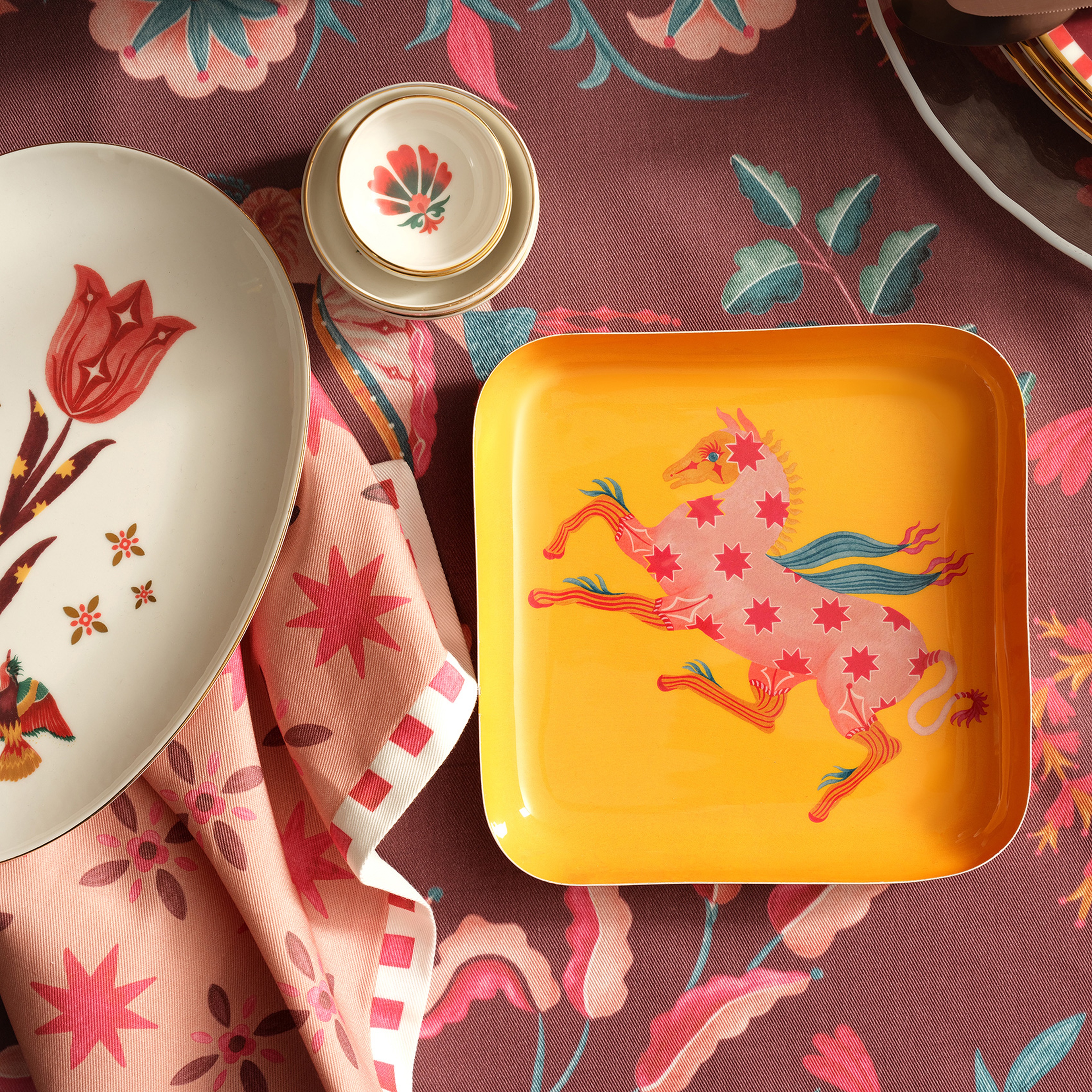 Nanpur Metal Dekoratif Tepsi 19x19x3 Cm Sarı